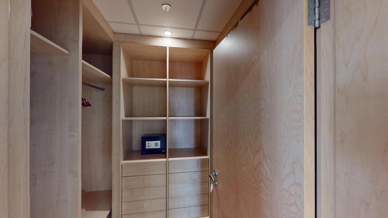Dabas Palm Shores Elegant Four Beds Apartment *