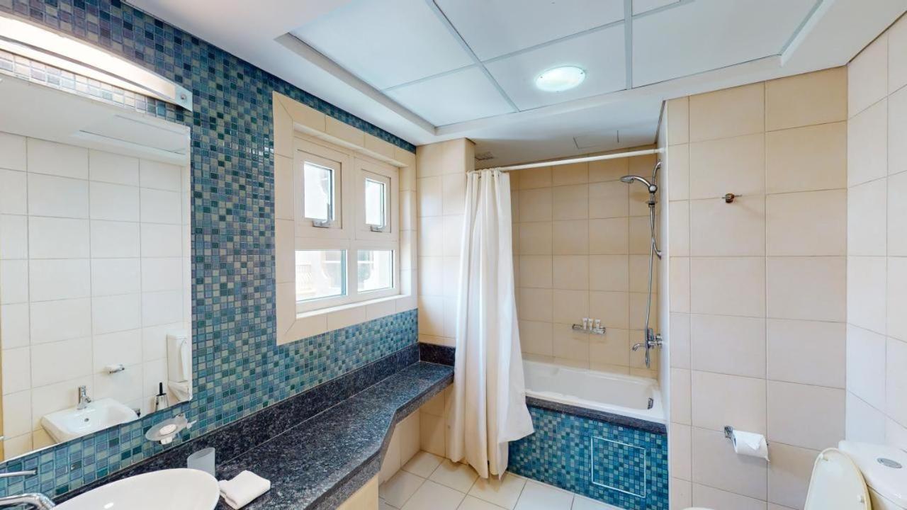 Dabas Palm Shores Elegant Four Beds Dubai