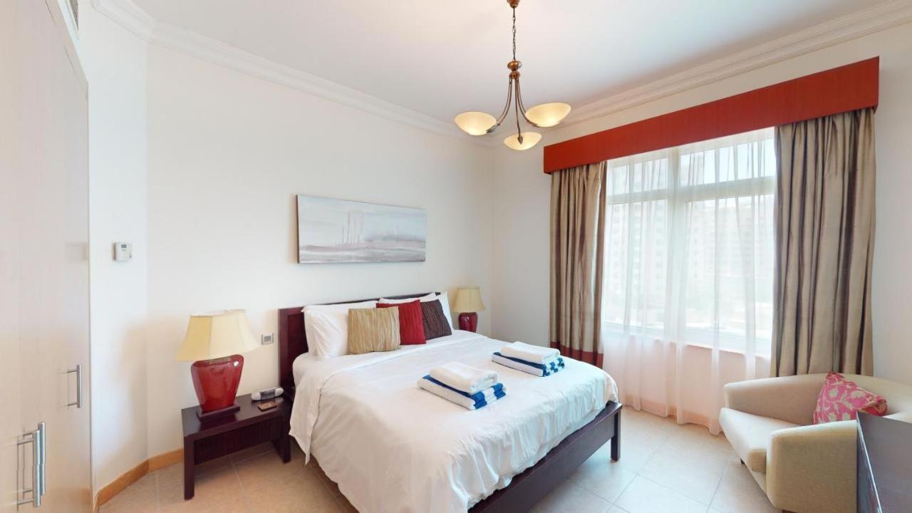 Dabas Palm Shores Elegant Four Beds Apartment