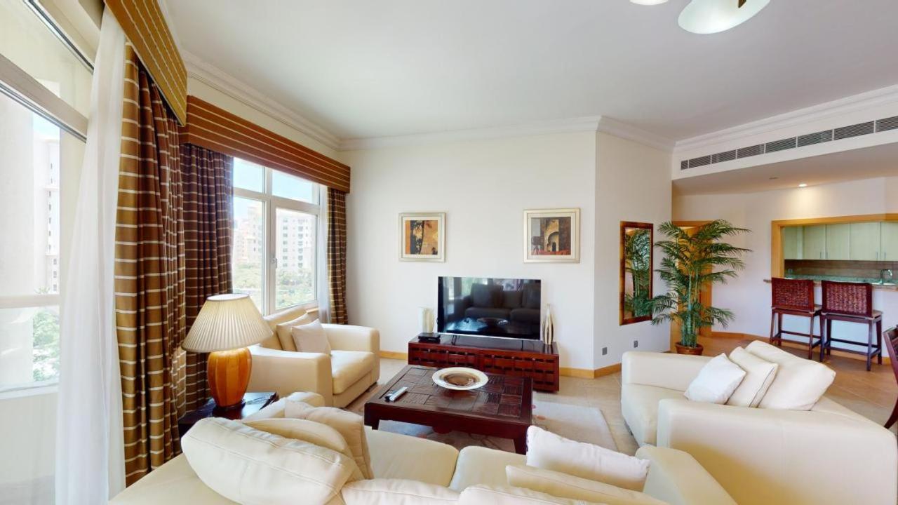 Dabas Palm Shores Elegant Four Beds Apartment