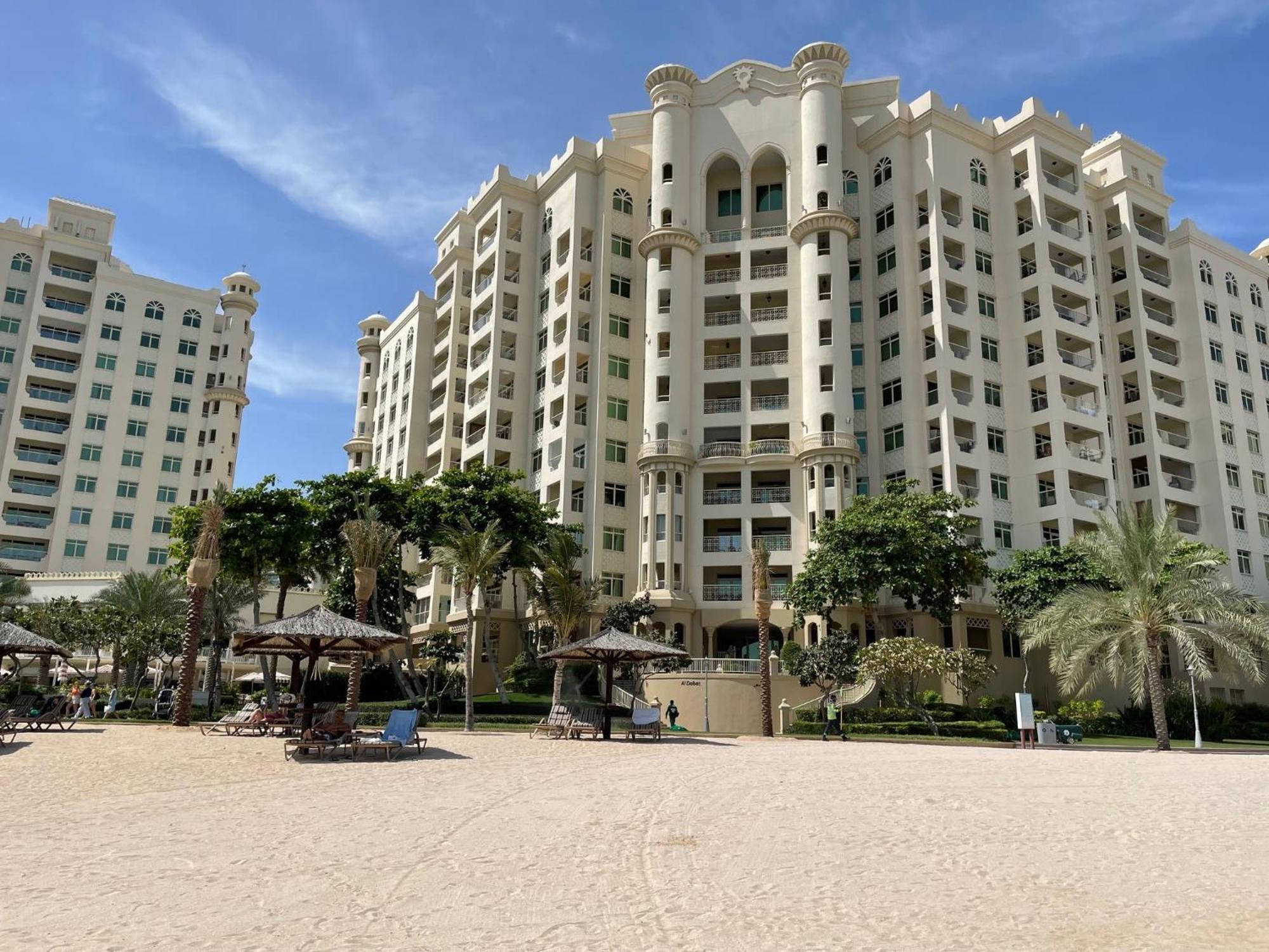 Dabas Palm Shores Elegant Four Beds Apartment Dubai