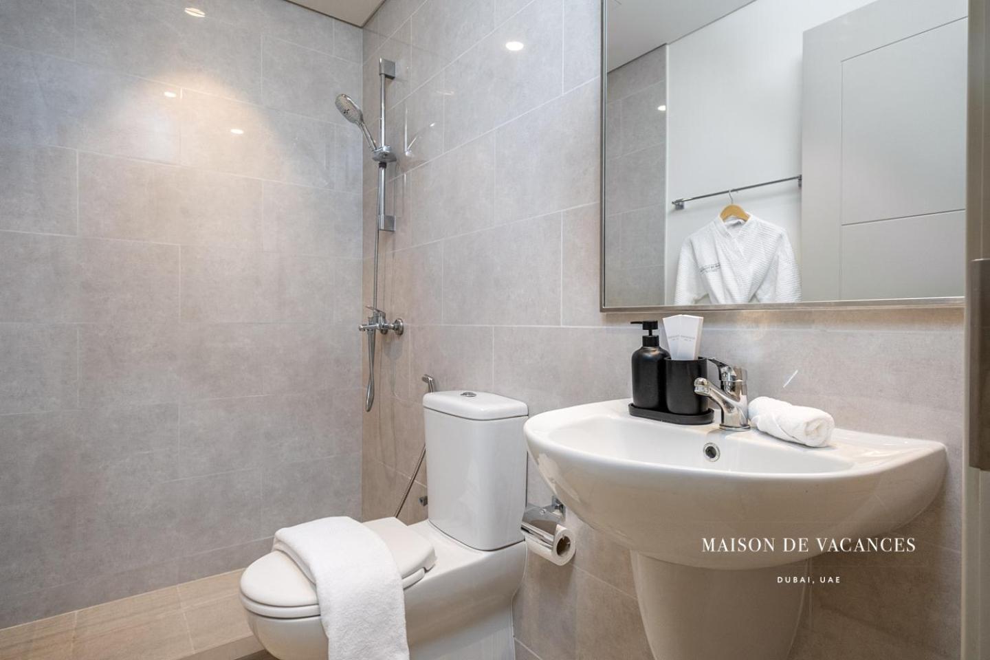 Three Bedroom In Downtown With Burj Khalifa View
