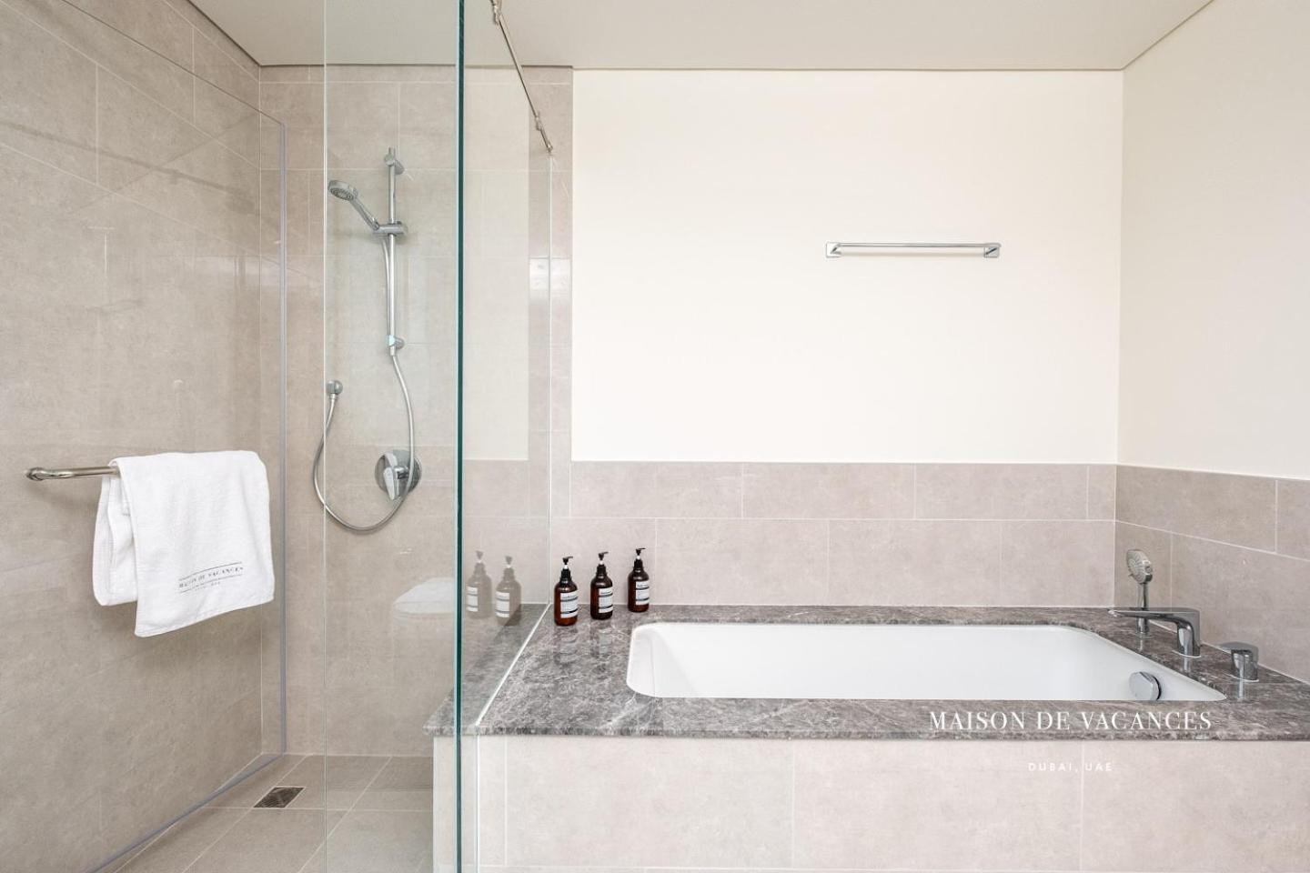 Apartment Three Bedroom In Downtown With Burj Khalifa View Dubai