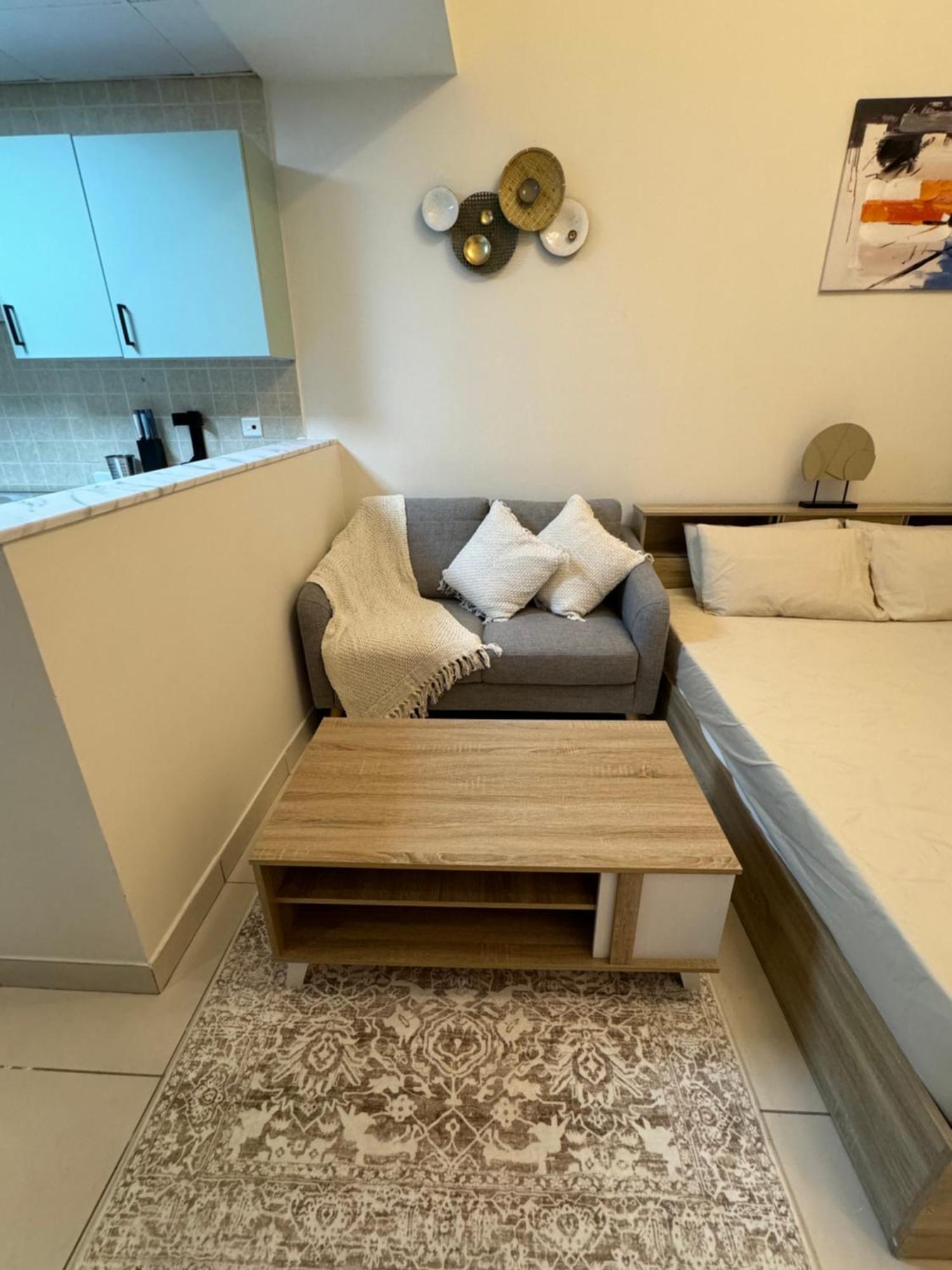 Golden Hour Marina View Apartment Dubai