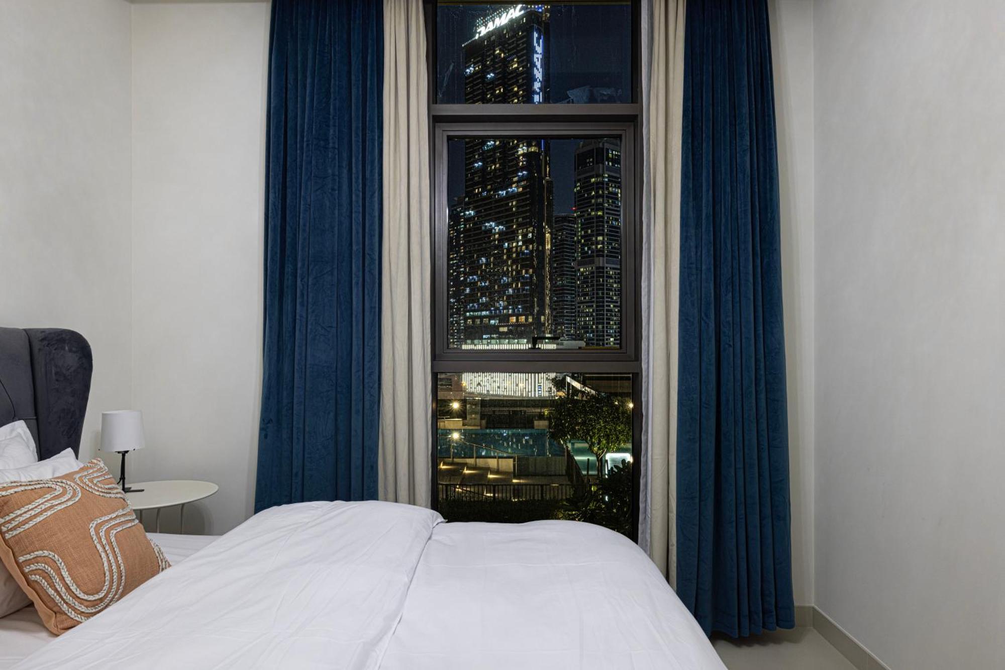 Apartment Downtown Luxurious 2br Near Burj Khalifa
