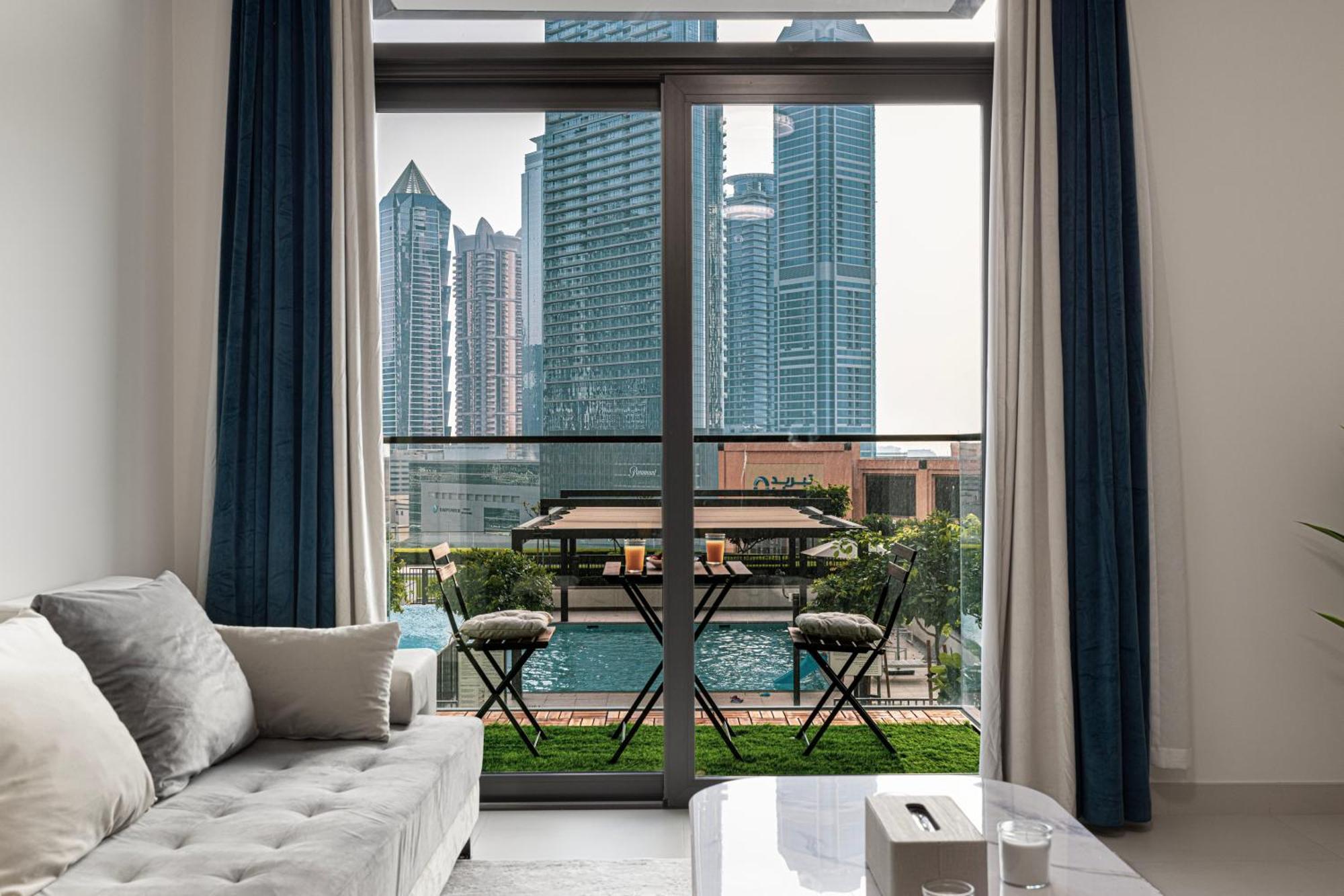 Downtown Luxurious 2br Near Burj Khalifa