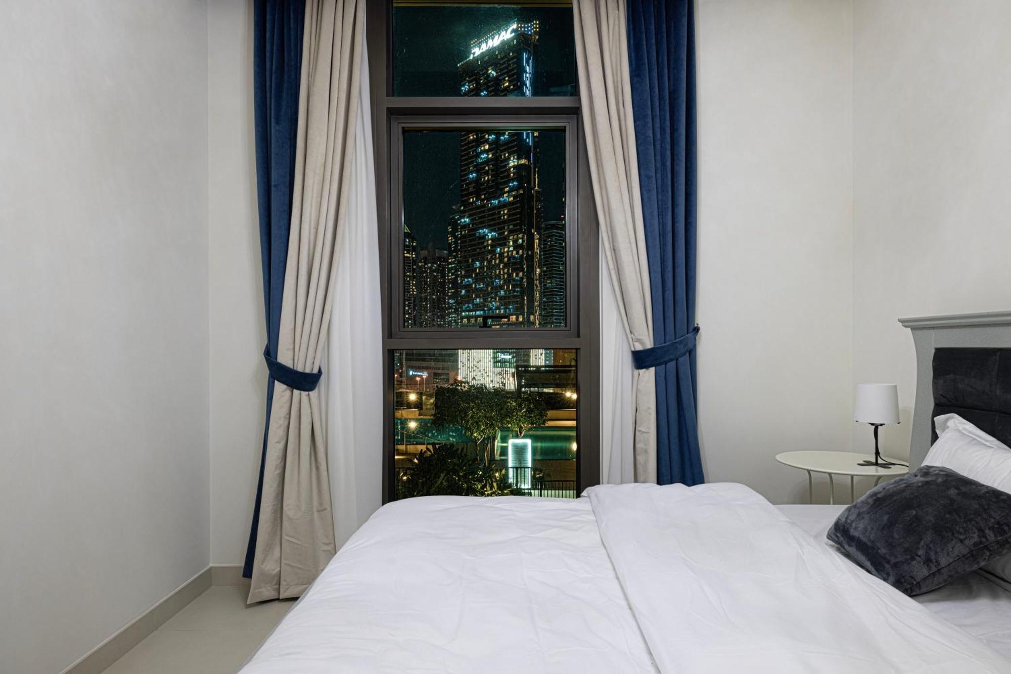 Downtown Luxurious 2br Near Burj Khalifa * Dubai