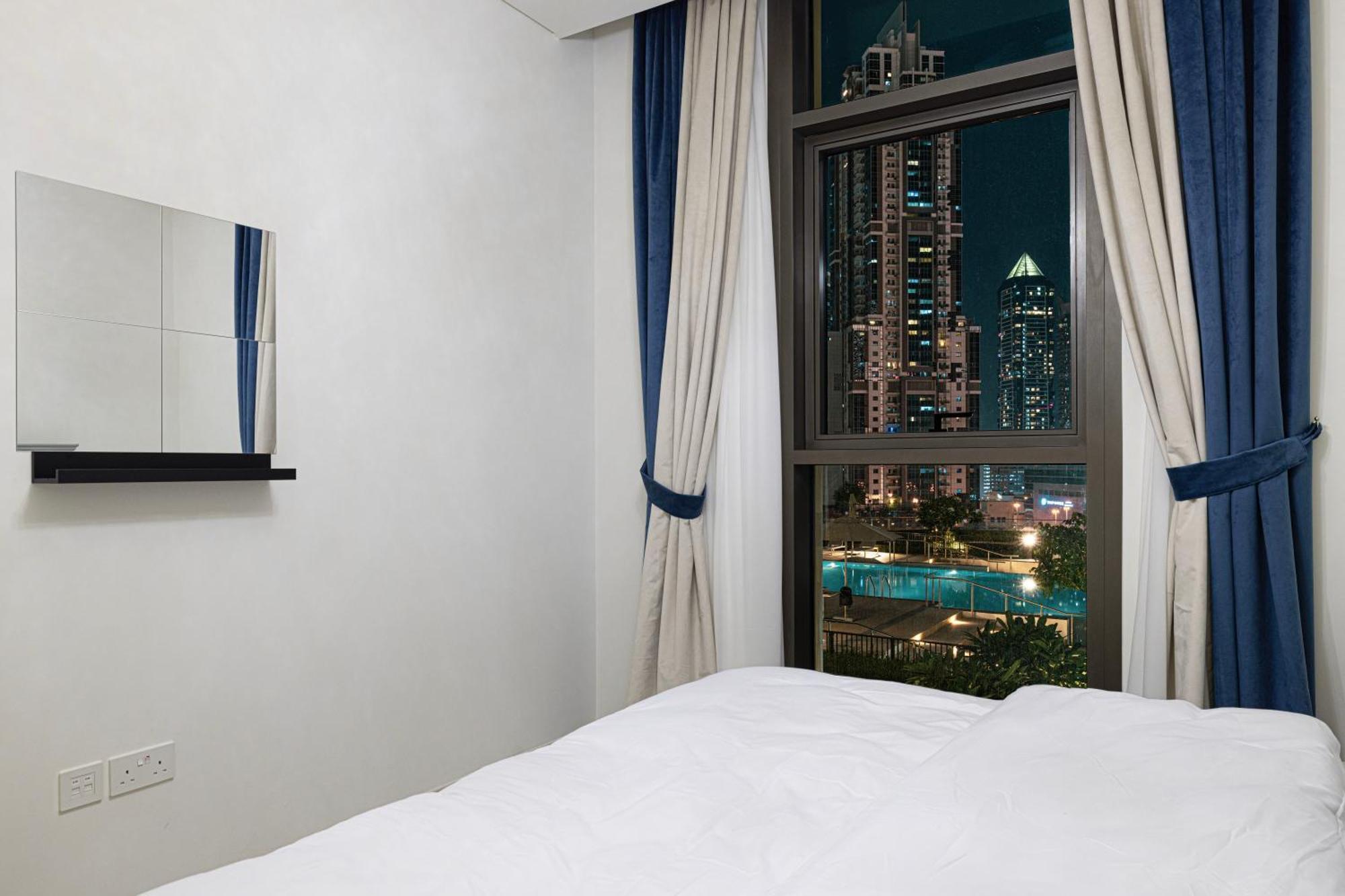 Downtown Luxurious 2br Near Burj Khalifa Apartment Dubai