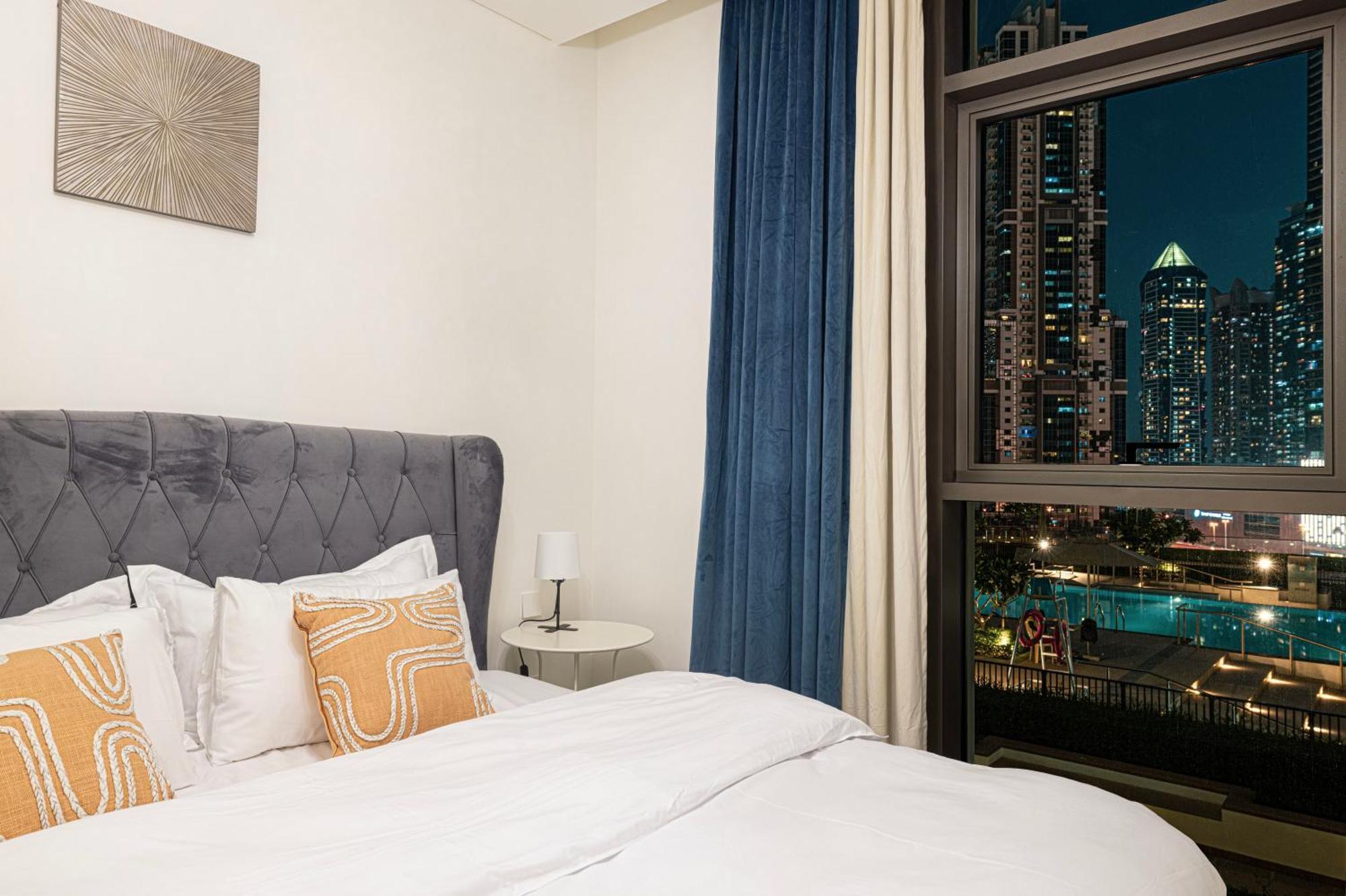 Downtown Luxurious 2br Near Burj Khalifa * Dubai