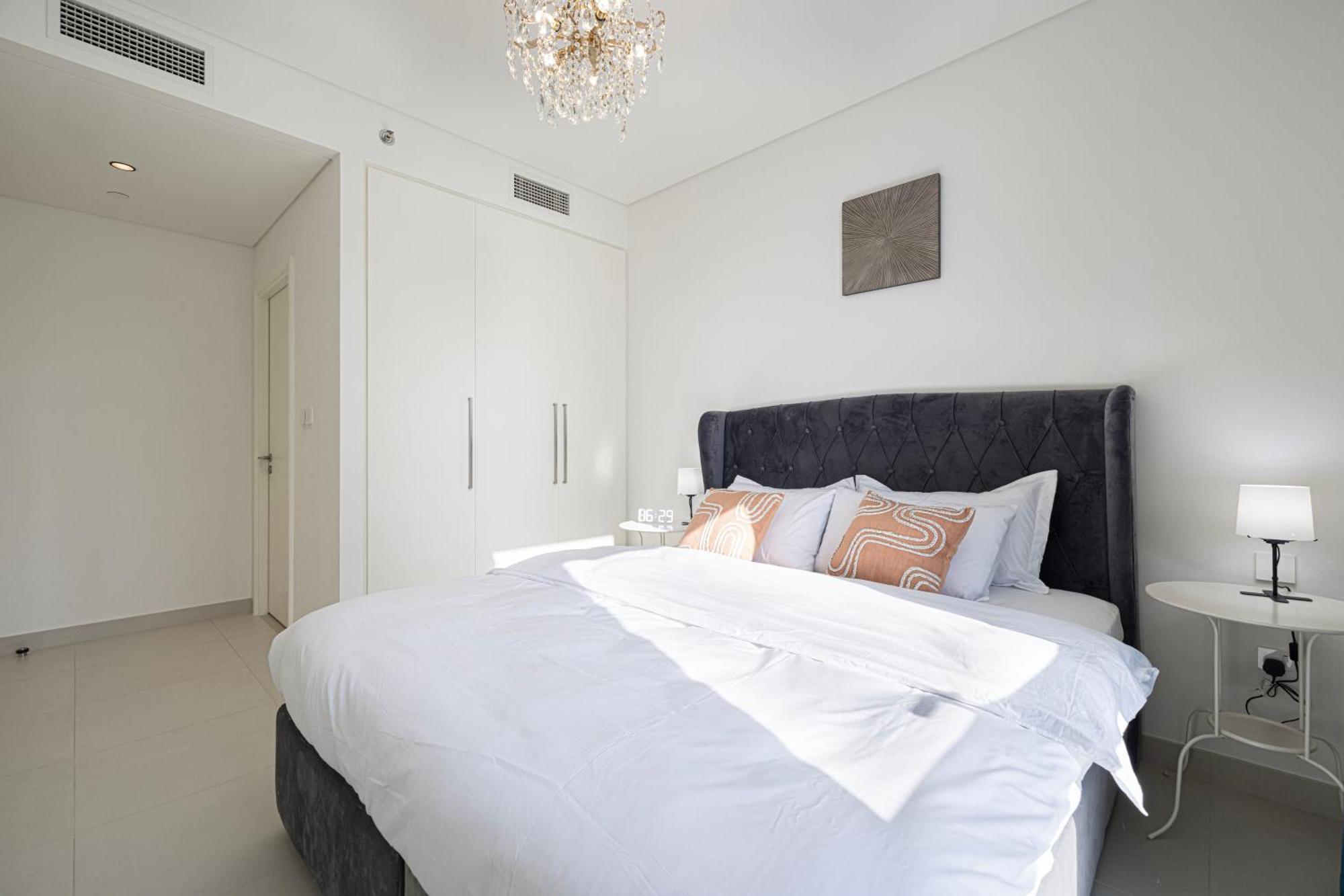 Downtown Luxurious 2br Near Burj Khalifa Apartment *