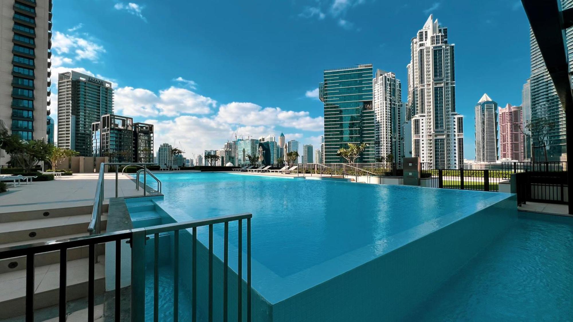 Downtown Luxurious 2br Near Burj Khalifa Dubai