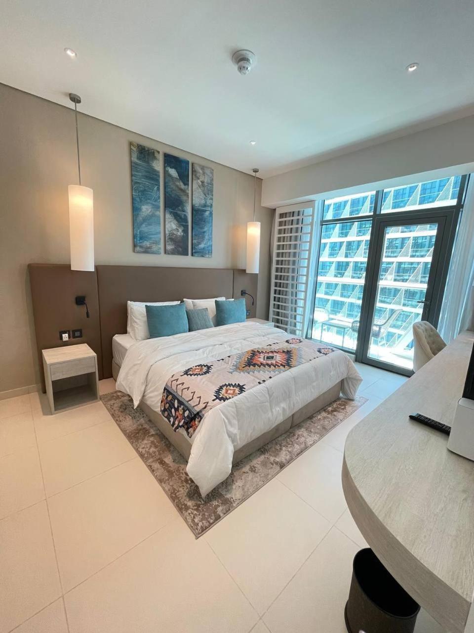 Luxury Sea View 5 Star One Bedroom-seven & - West Beach At The Palm Jumeirah -privet Beach