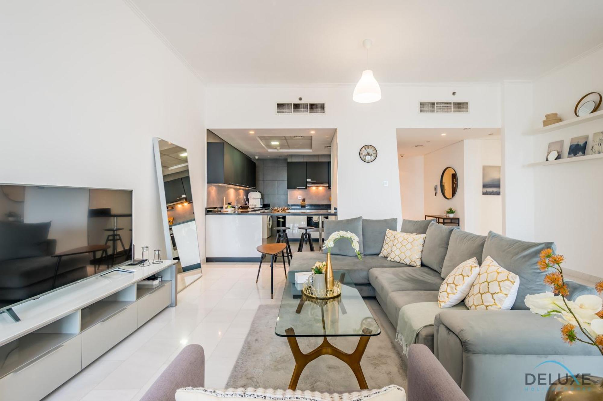Sophisticated 2br In Cayan Tower, Marina By Deluxe Homes Apartment