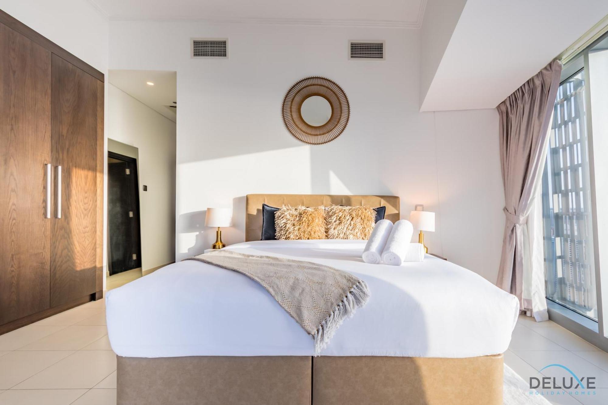 Apartment Sophisticated 2br In Cayan Tower, Marina By Deluxe Homes Dubai