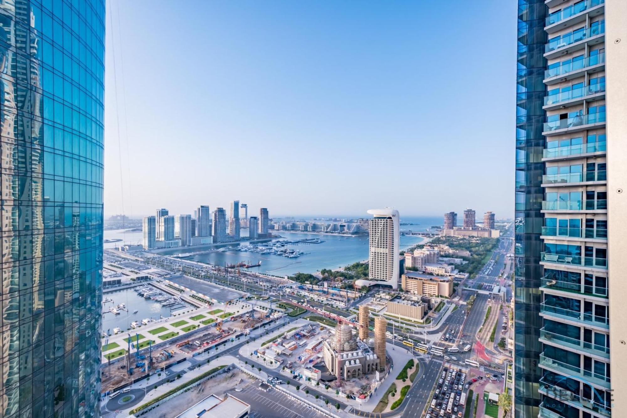 Apartment Sophisticated 2br In Cayan Tower, Marina By Deluxe Homes Dubai