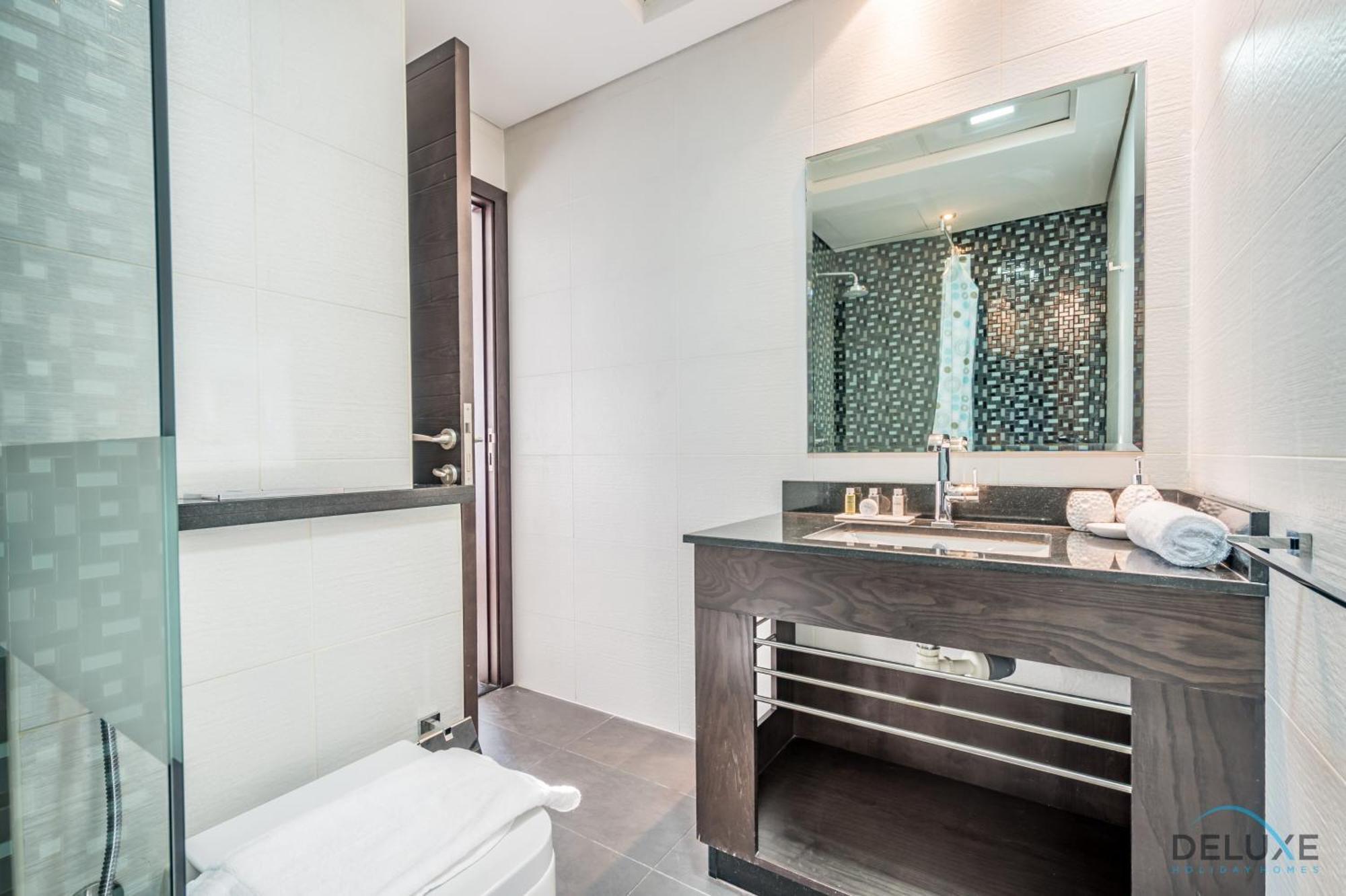 Sophisticated 2br In Cayan Tower, Marina By Deluxe Homes *
