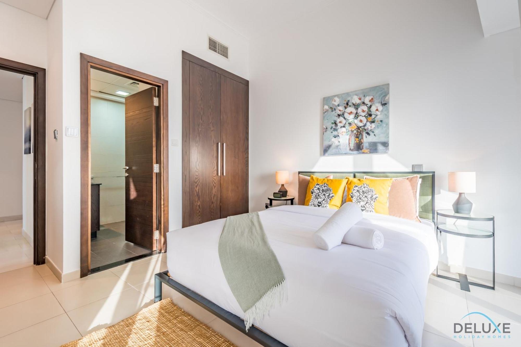 Sophisticated 2br In Cayan Tower, Marina By Deluxe Homes Dubai