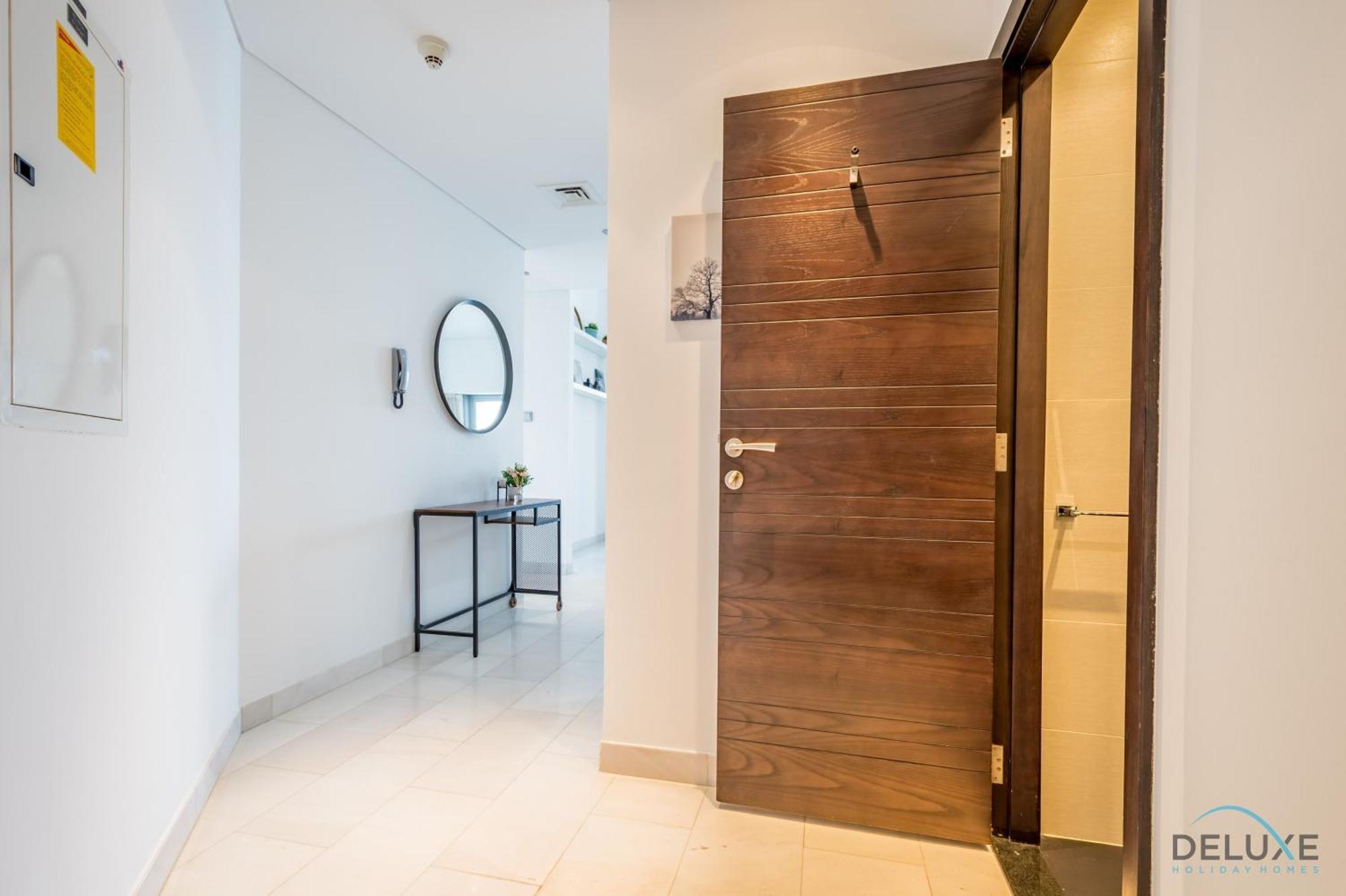 Sophisticated 2br In Cayan Tower, Marina By Deluxe Homes Apartment