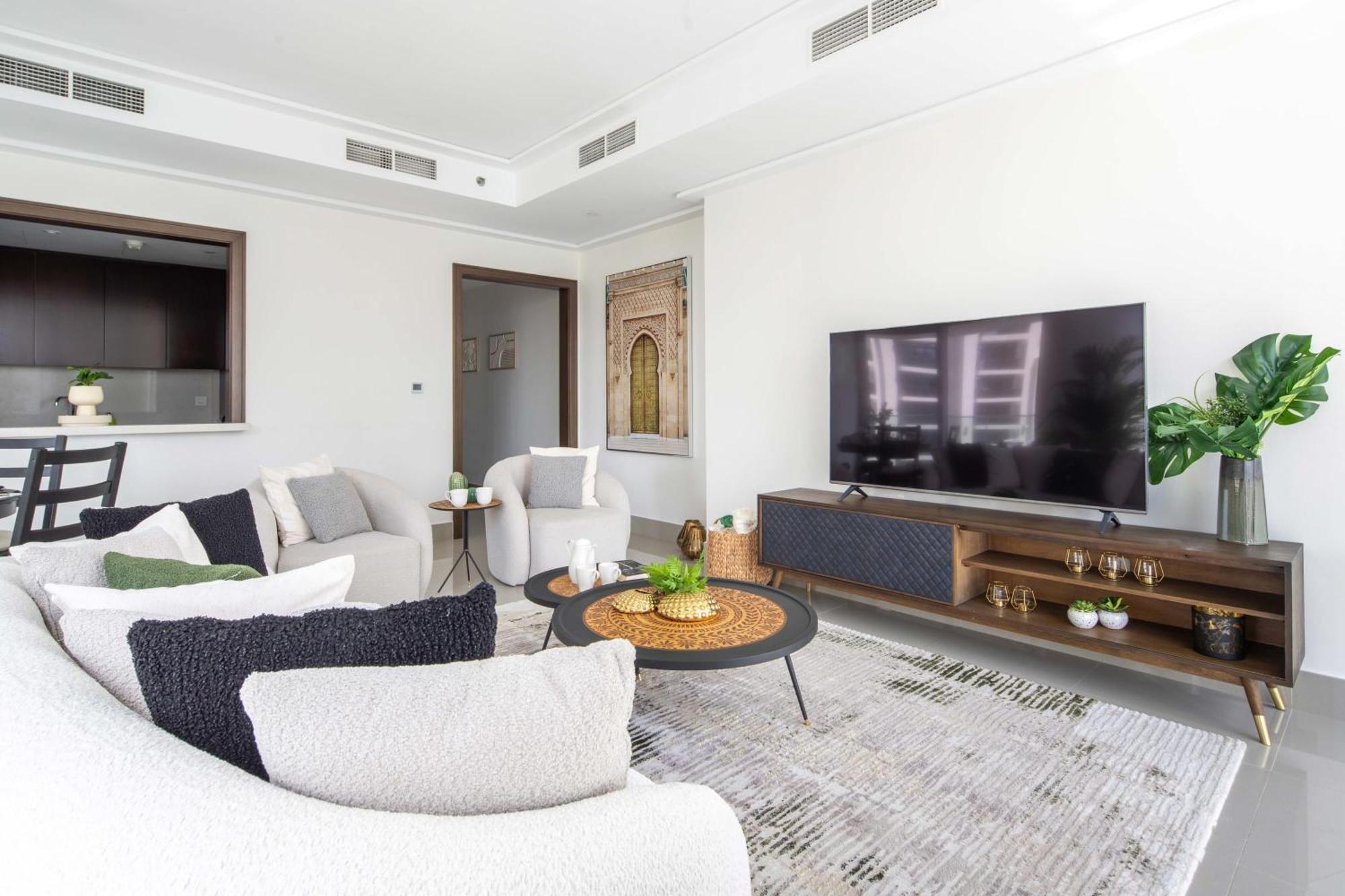 Frank Porter - Opera Grand Apartment *