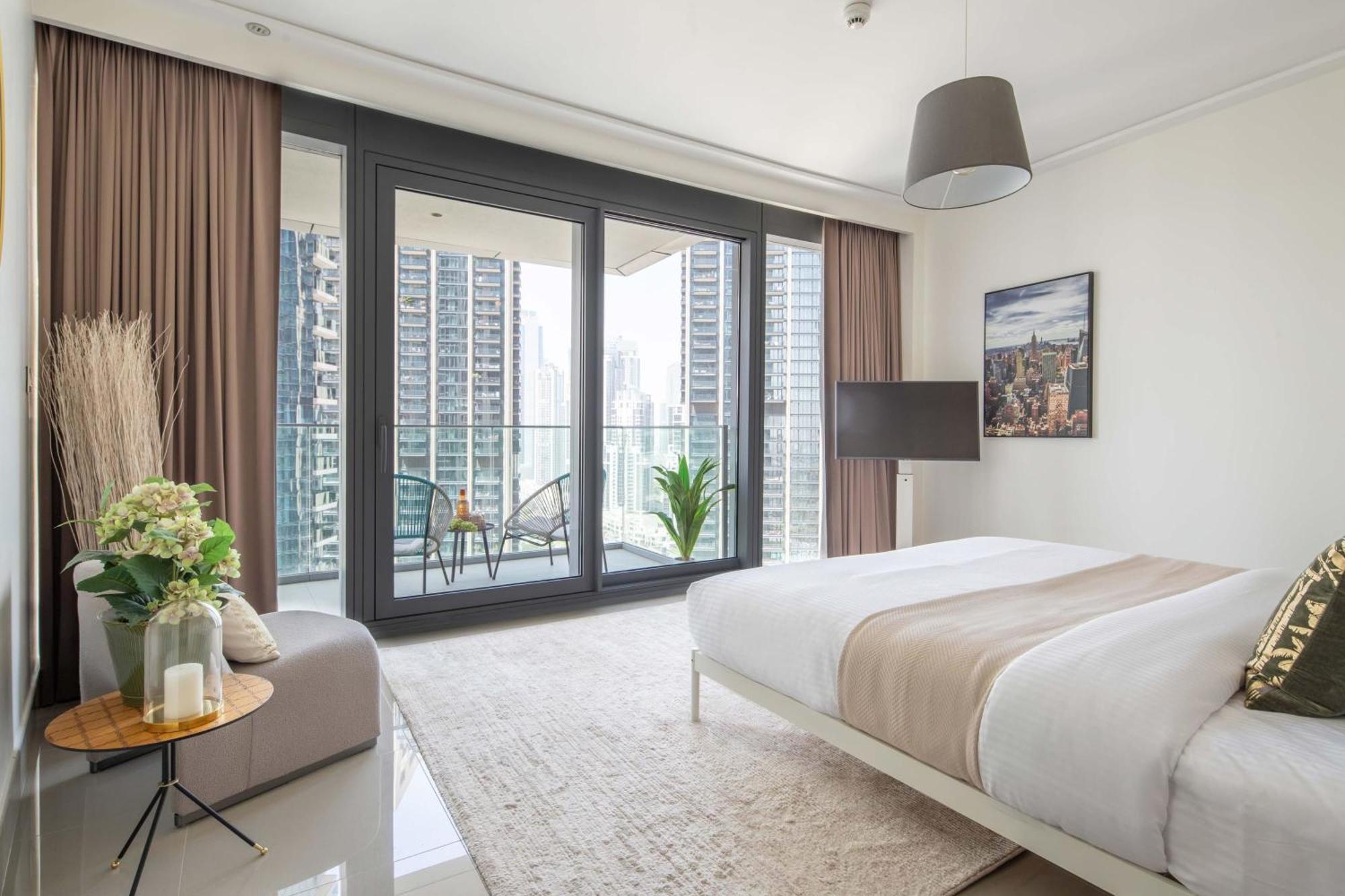 Frank Porter - Opera Grand Apartment