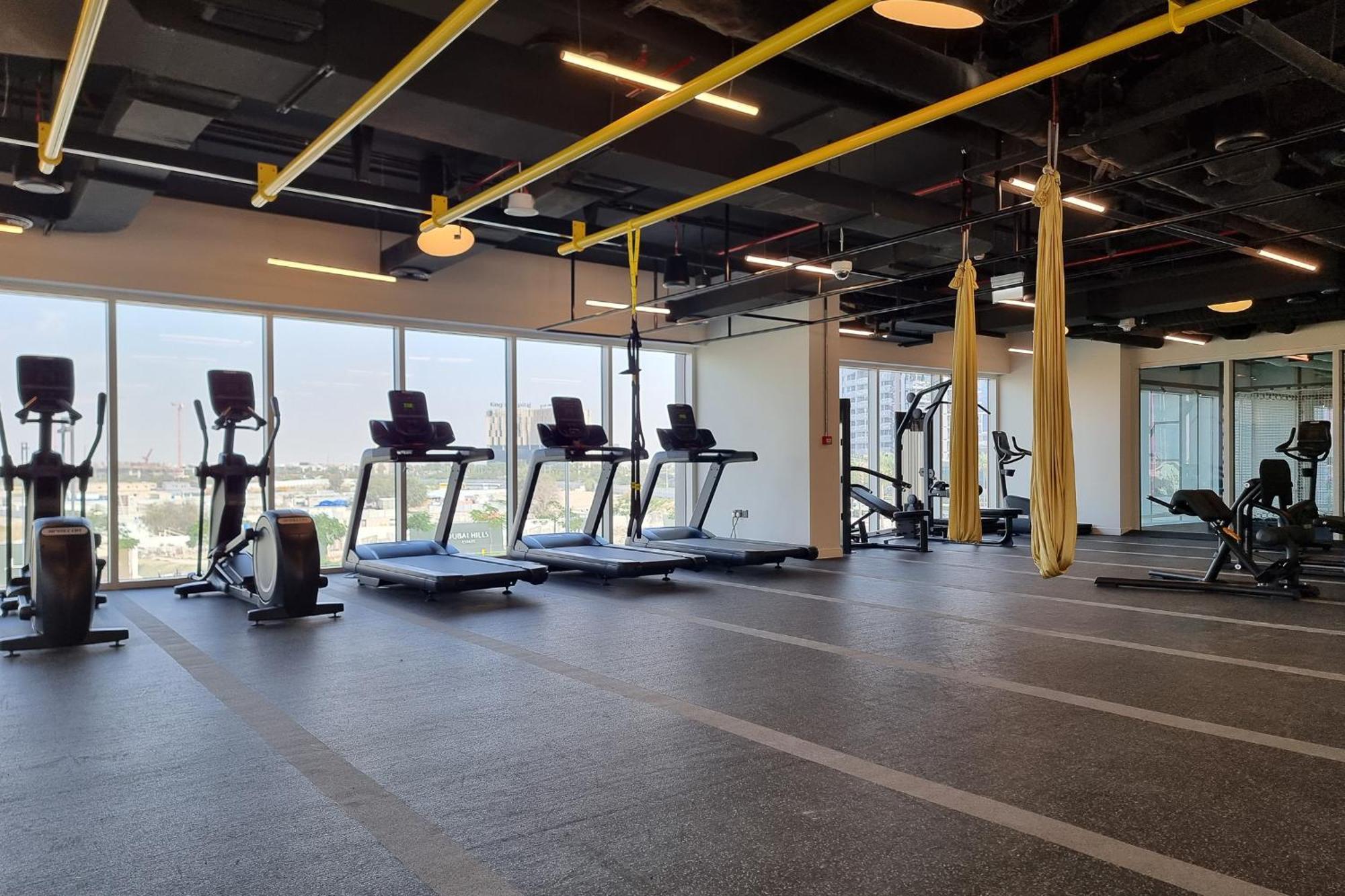 First Class In Hills - Next To Hills Mall - Socio, Collective And Golfville Towers Apartment *