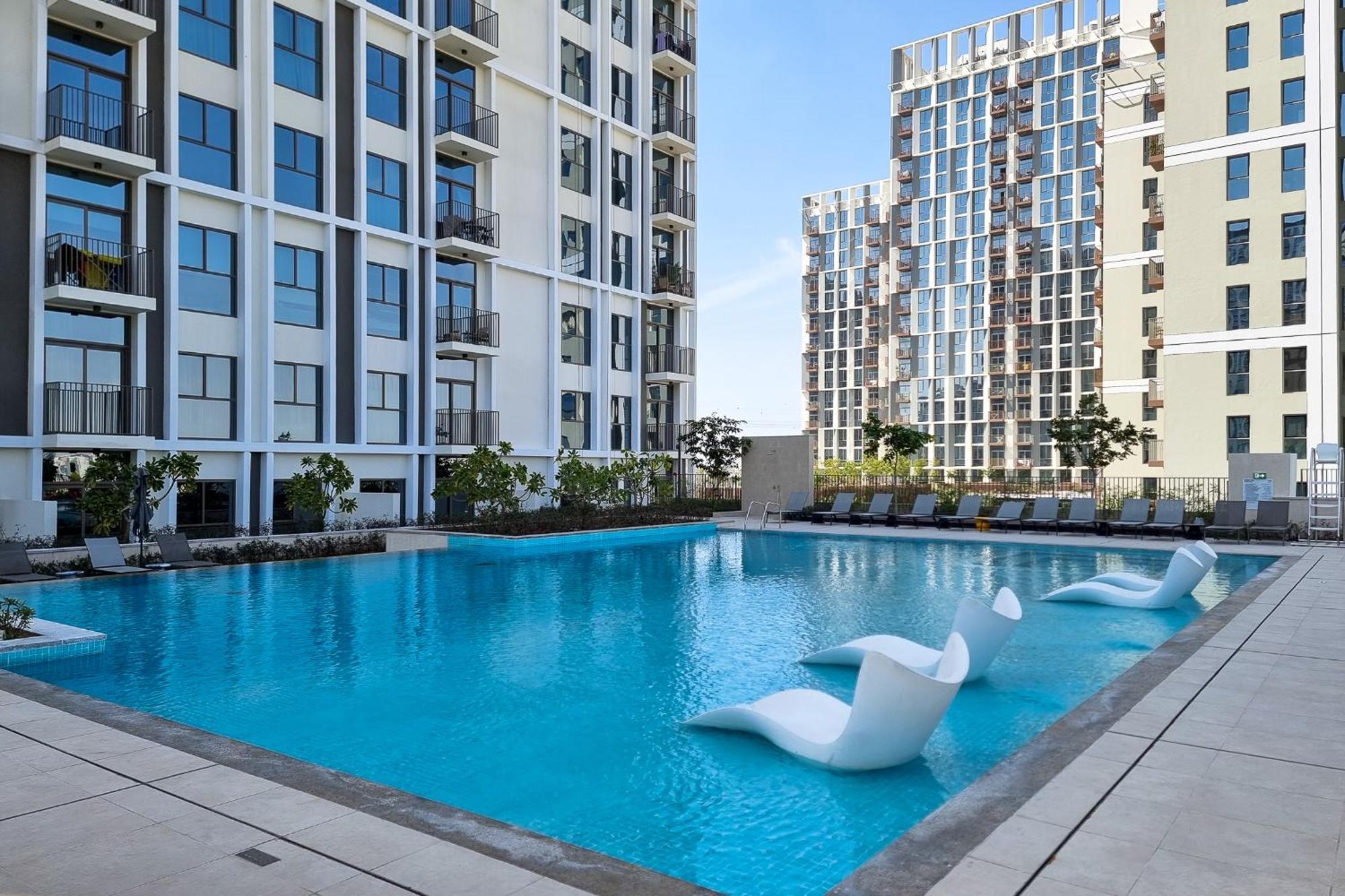 First Class In Hills - Next To Hills Mall - Socio, Collective And Golfville Towers Apartment *