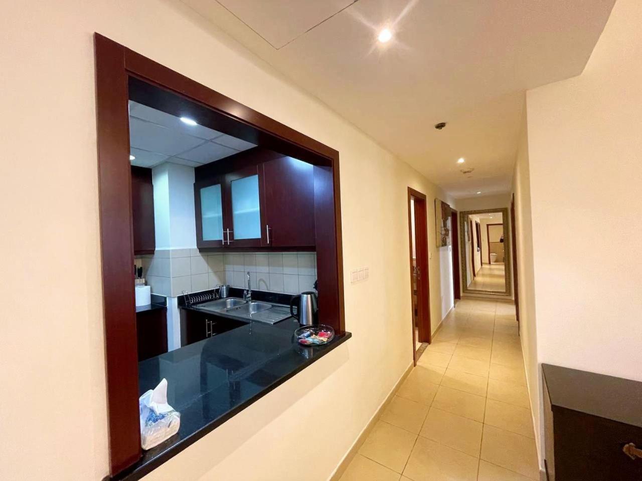 Family Apartment, Prime Location In Jbr, Location *