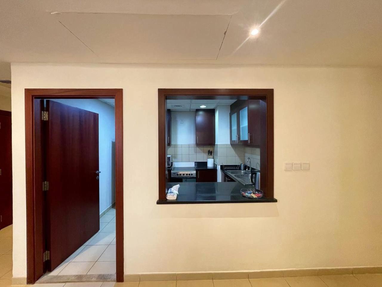 Family Apartment, Prime Location In Jbr, Location *