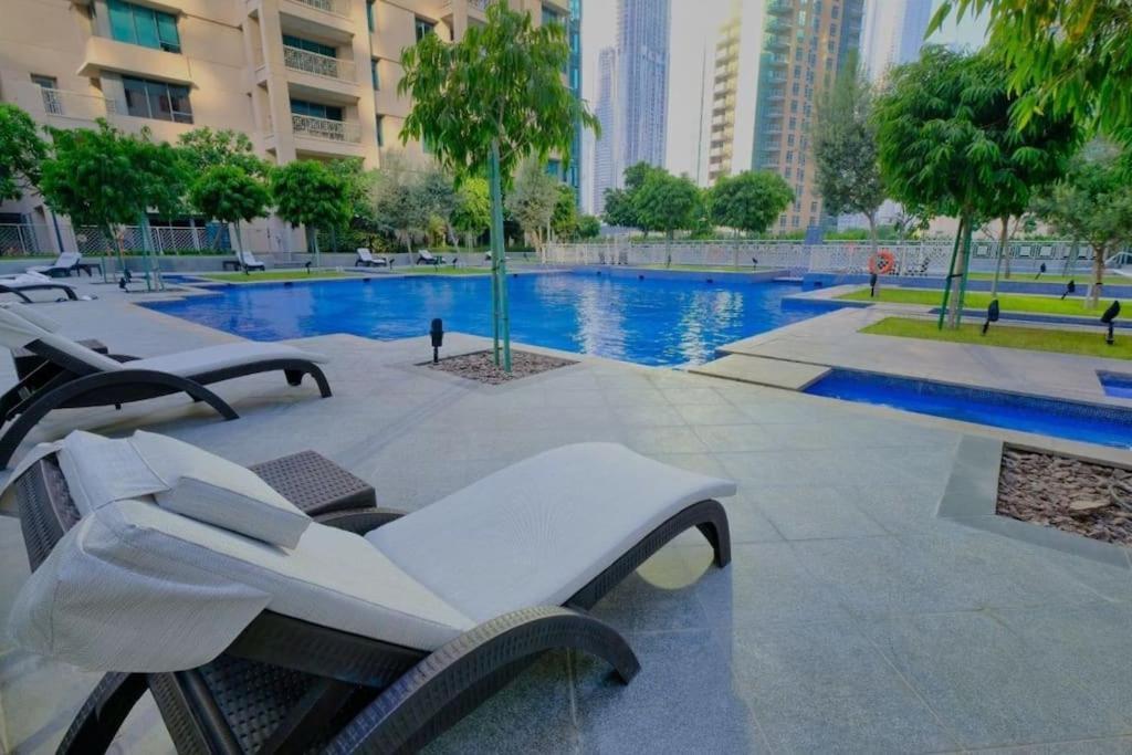 Downtown - 2 Bed 3 Bath Flat - Views Of The Burj & Fountains Apartment Dubai