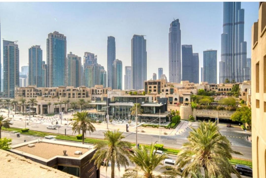 Burj View Partial Al Manzil: Downtown Apartment *