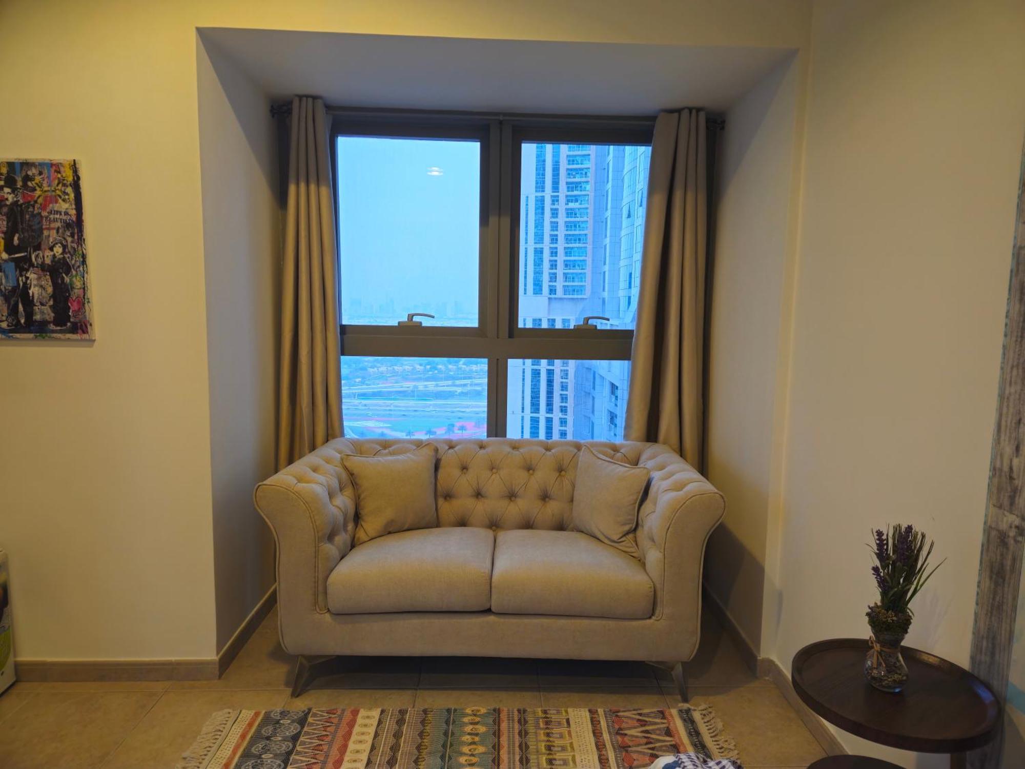 Super Host At Highest Residential Tower In The World, Private In A Shared Homestay