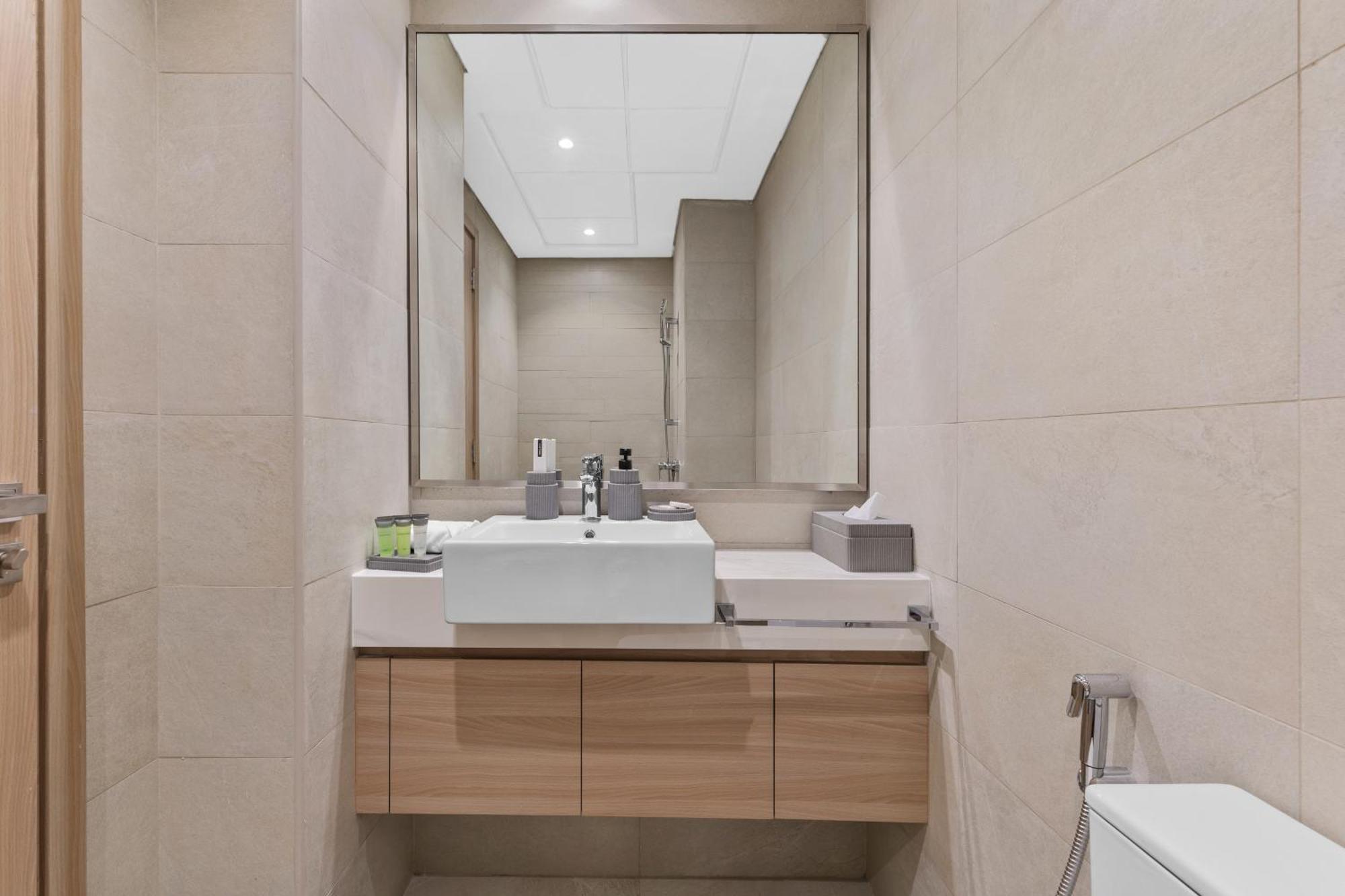 Waves - Azizi Riviera Building 25 Cozy With Balcony Dubai
