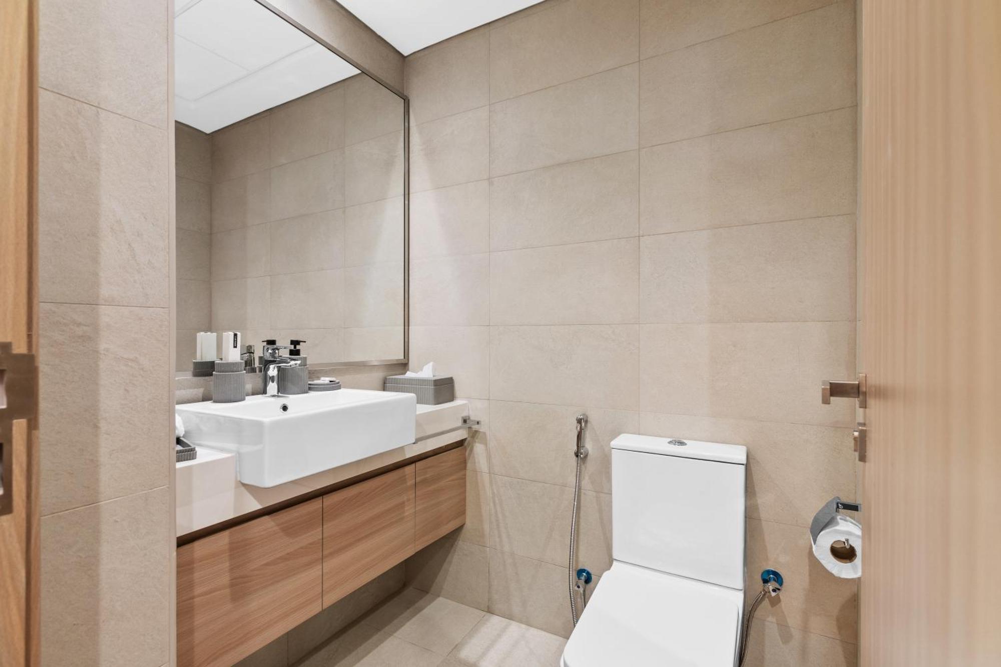 Waves - Azizi Riviera Building 25 Cozy With Balcony * Dubai