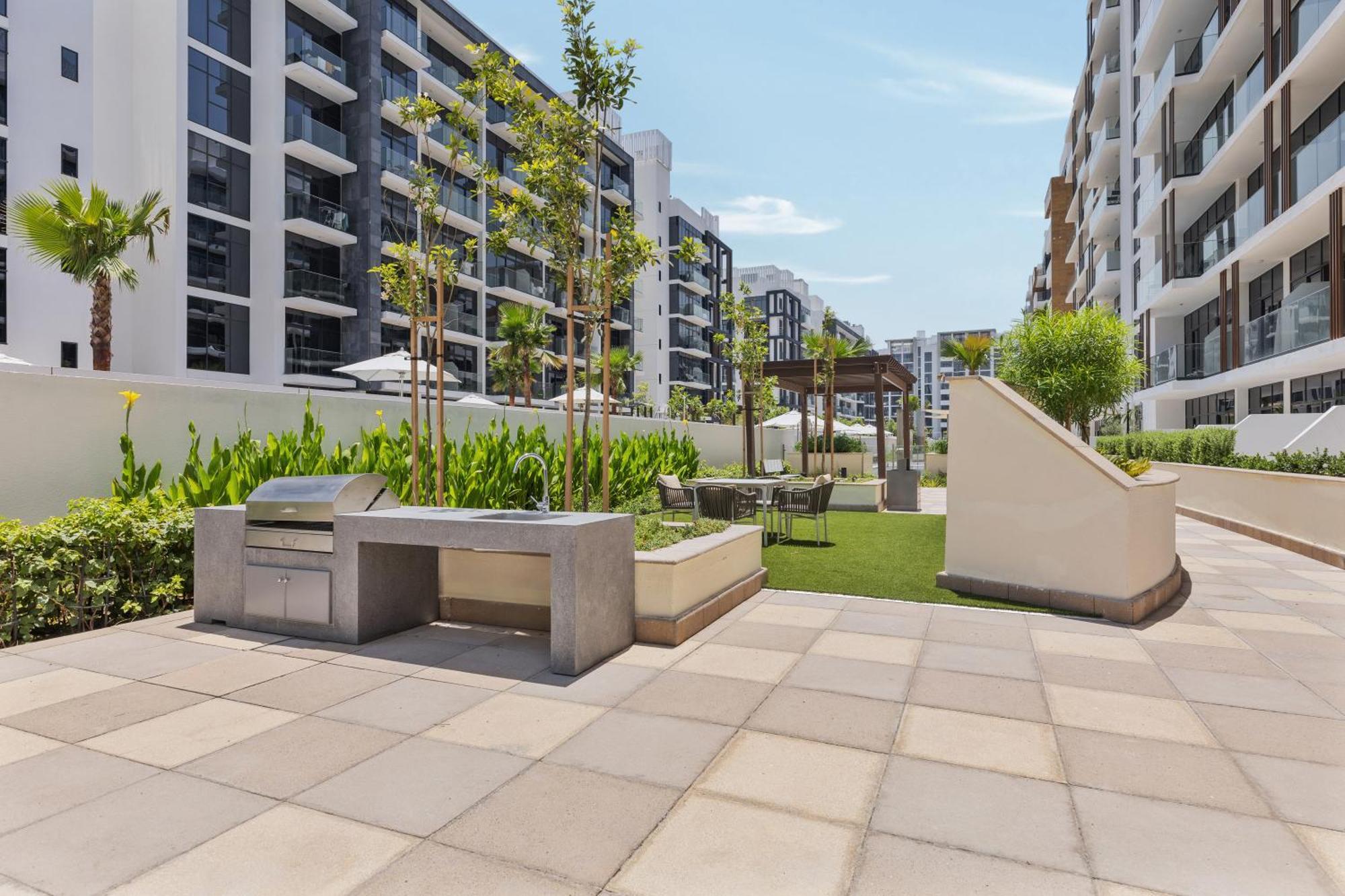 Waves - Azizi Riviera Building 25 Cozy With Balcony * Dubai