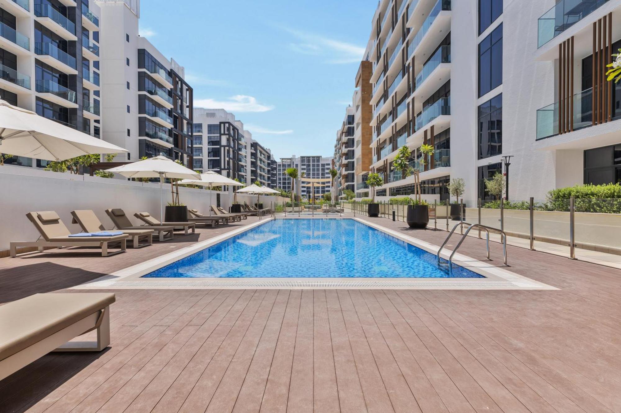 Apartment Waves - Azizi Riviera Building 25 Cozy With Balcony