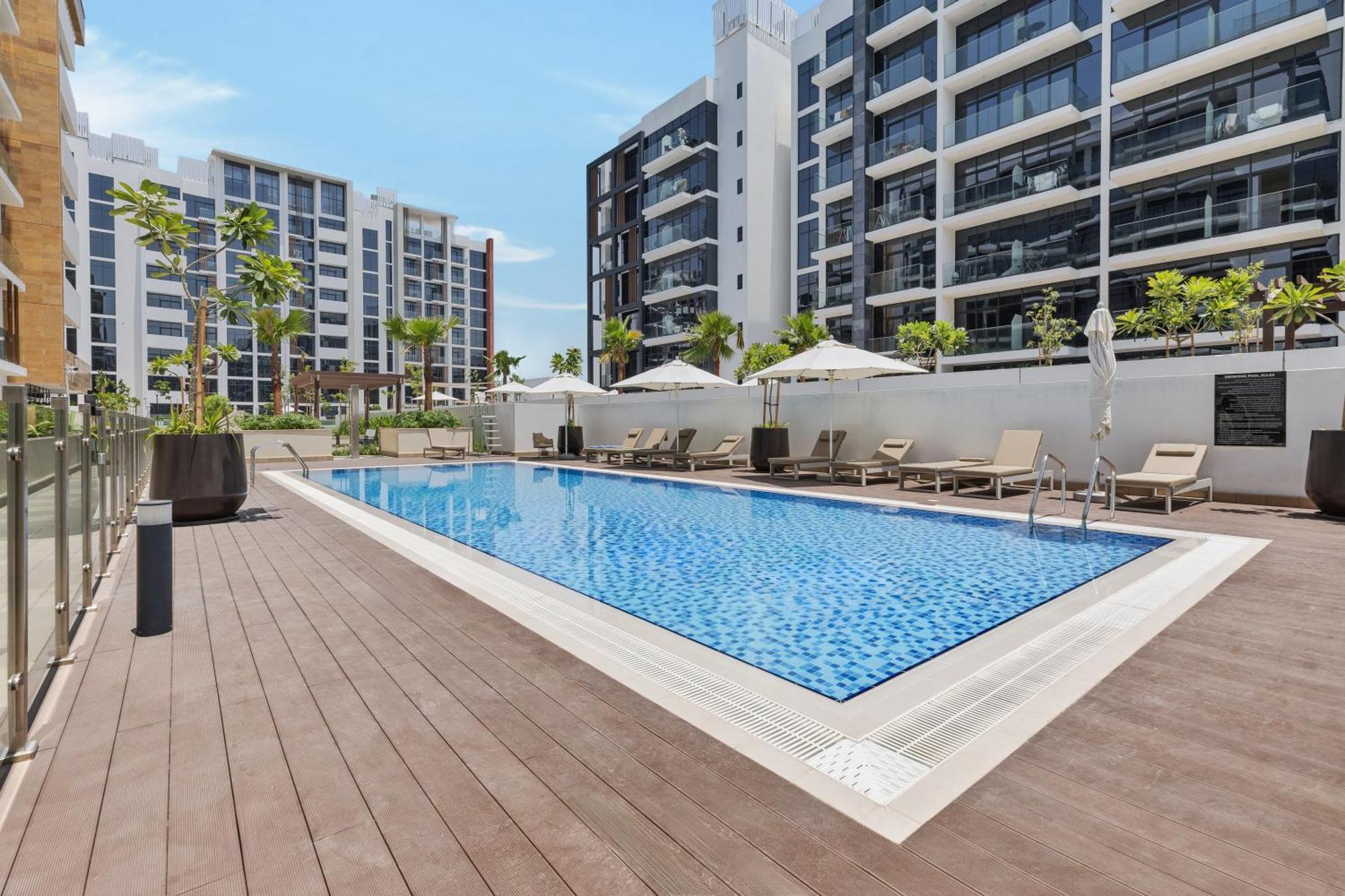 Waves - Azizi Riviera Building 25 Cozy With Balcony Apartment