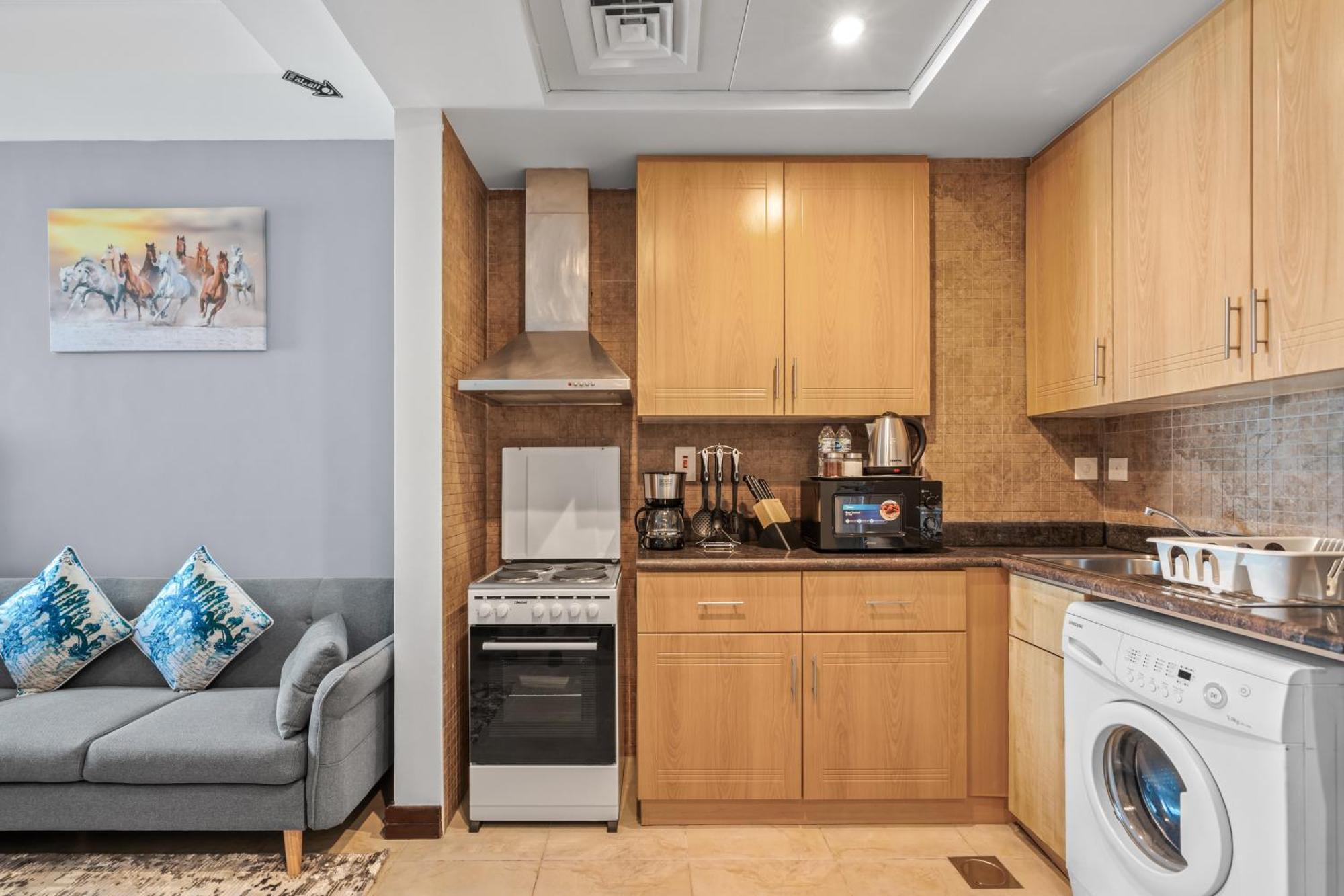 Luxury Furnished In Goldcrest Views Jlt Dubai