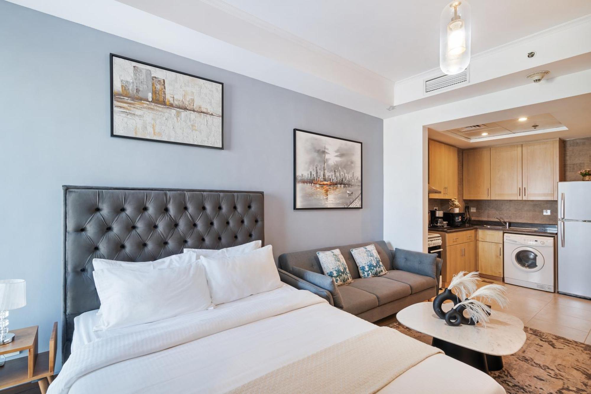 Apartment Luxury Furnished In Goldcrest Views Jlt Dubai