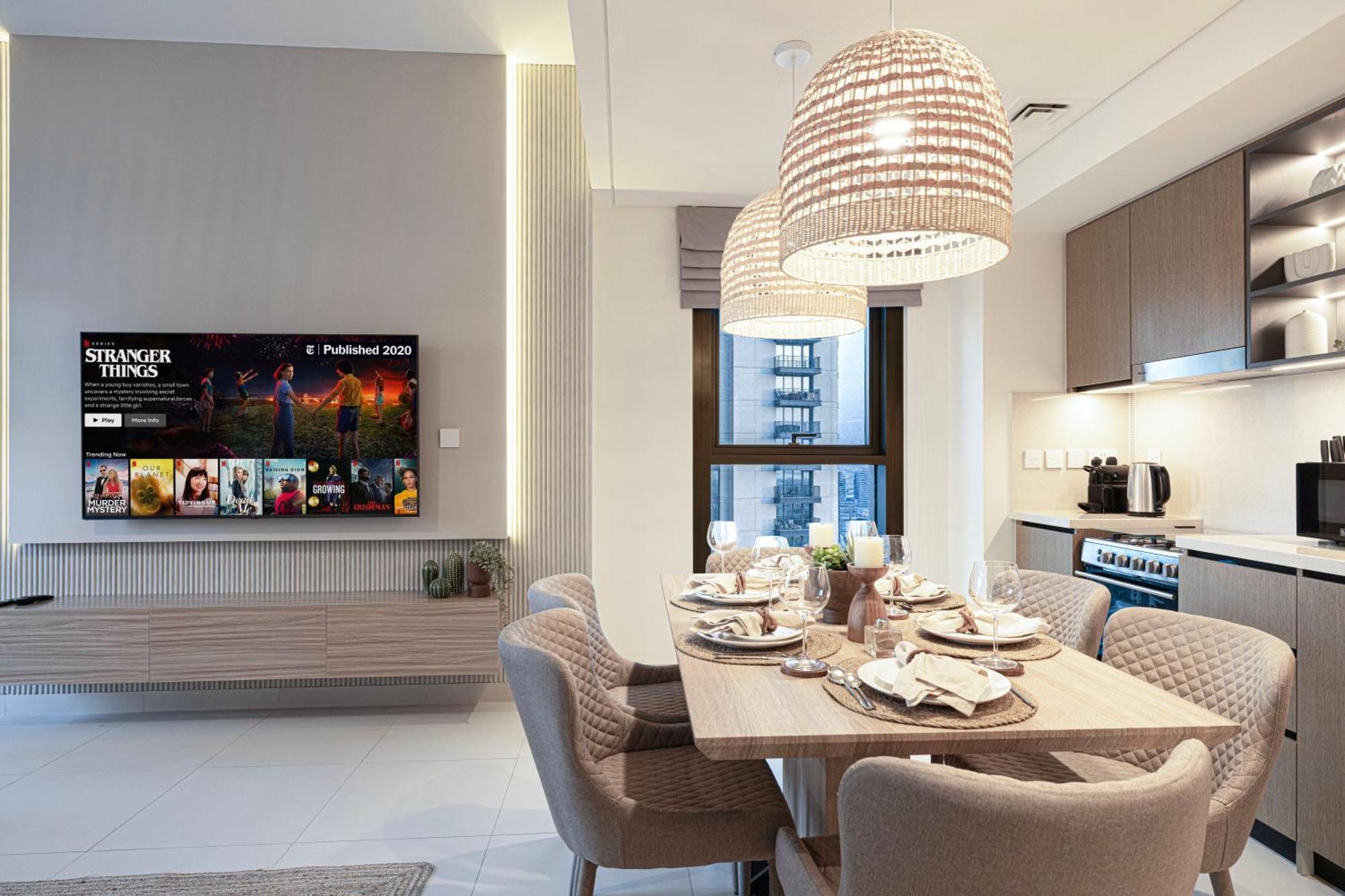 Luxury Sky High 2-bedroom Stunning Burj Khalifa & Fountain Views Apartment *