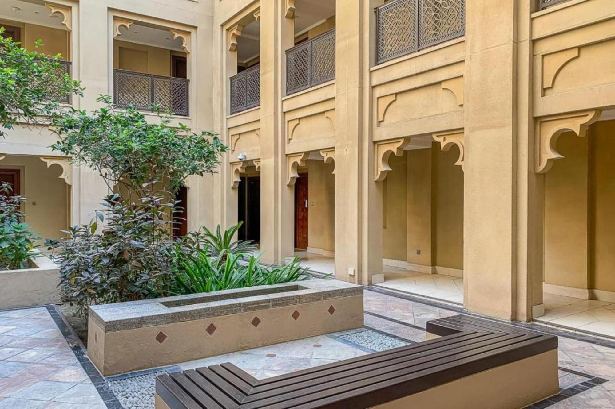 Serene Oasis In Downtown - Just 5 Min Walk To Burj & Mall! Apartment