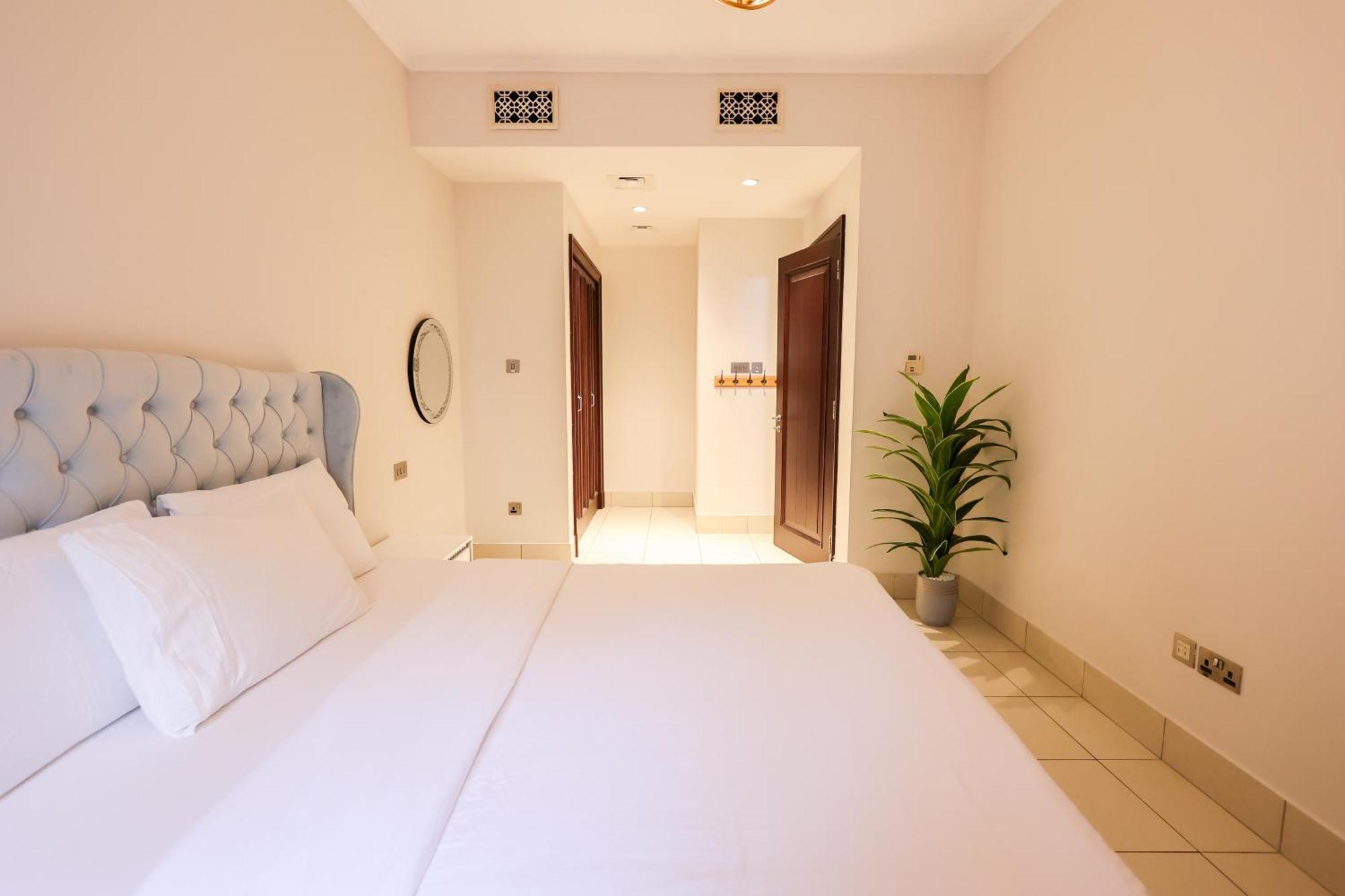 Serene Oasis In Downtown - Just 5 Min Walk To Burj & Mall!