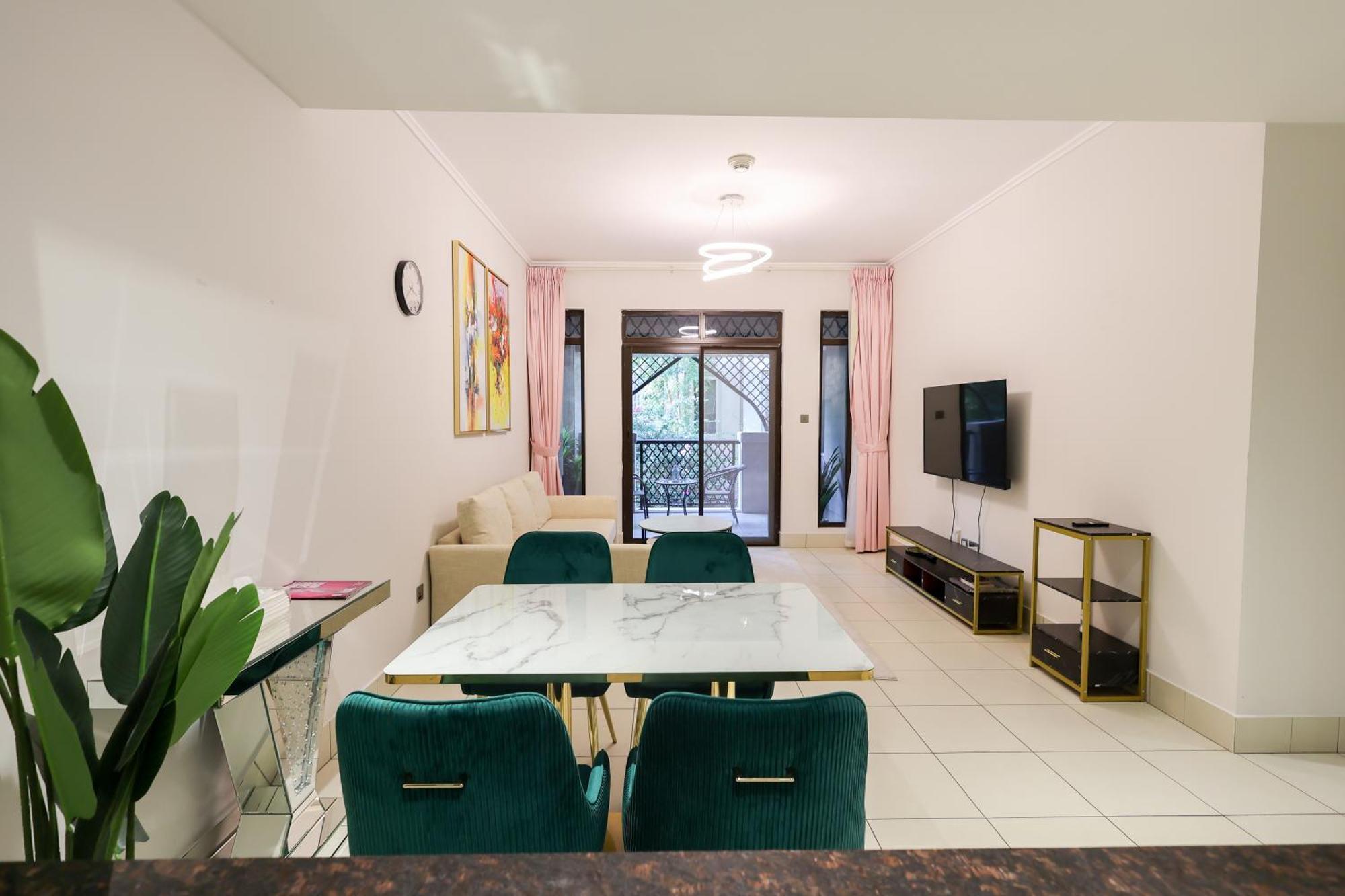 Serene Oasis In Downtown - Just 5 Min Walk To Burj & Mall!