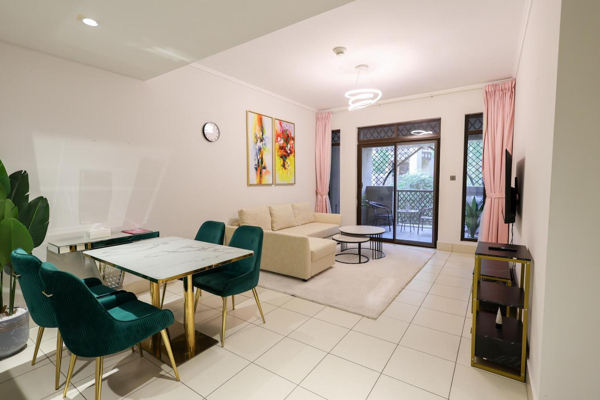 Serene Oasis In Downtown - Just 5 Min Walk To Burj & Mall! Apartment