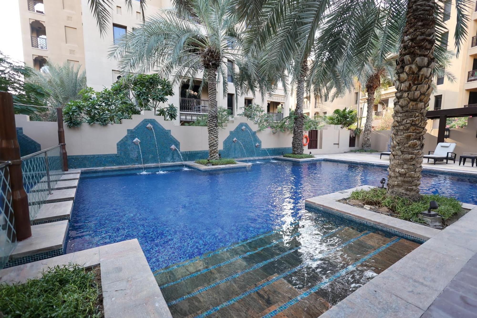 Serene Oasis In Downtown - Just 5 Min Walk To Burj & Mall! * Dubai
