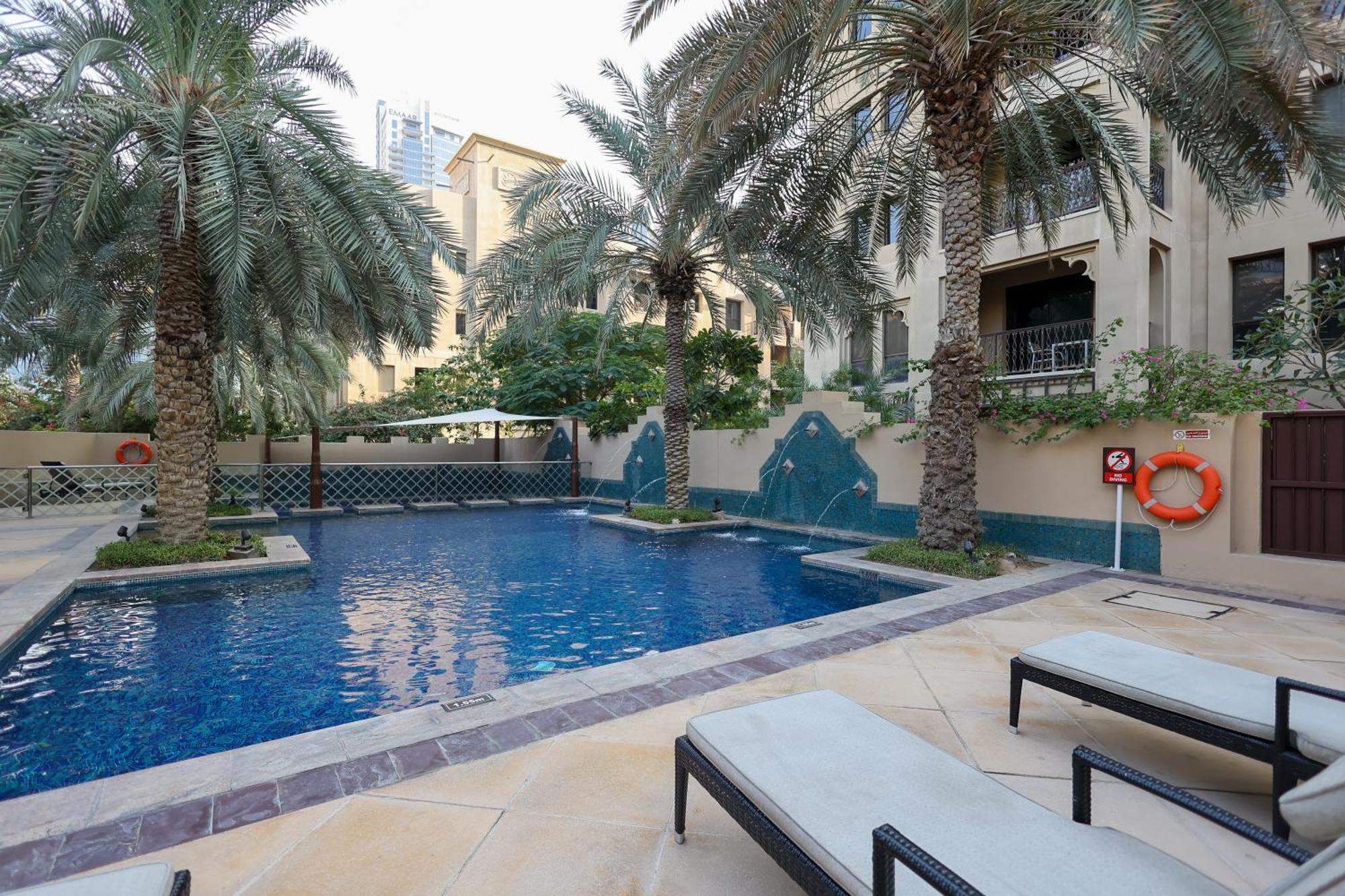 Apartment Serene Oasis In Downtown - Just 5 Min Walk To Burj & Mall!