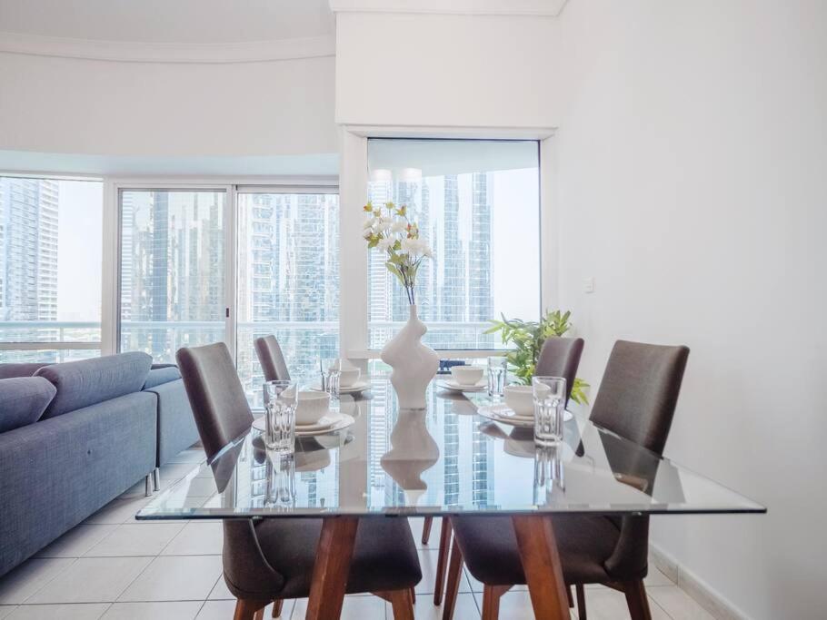 Apartment Stunning Skyline- View Modern Cozy