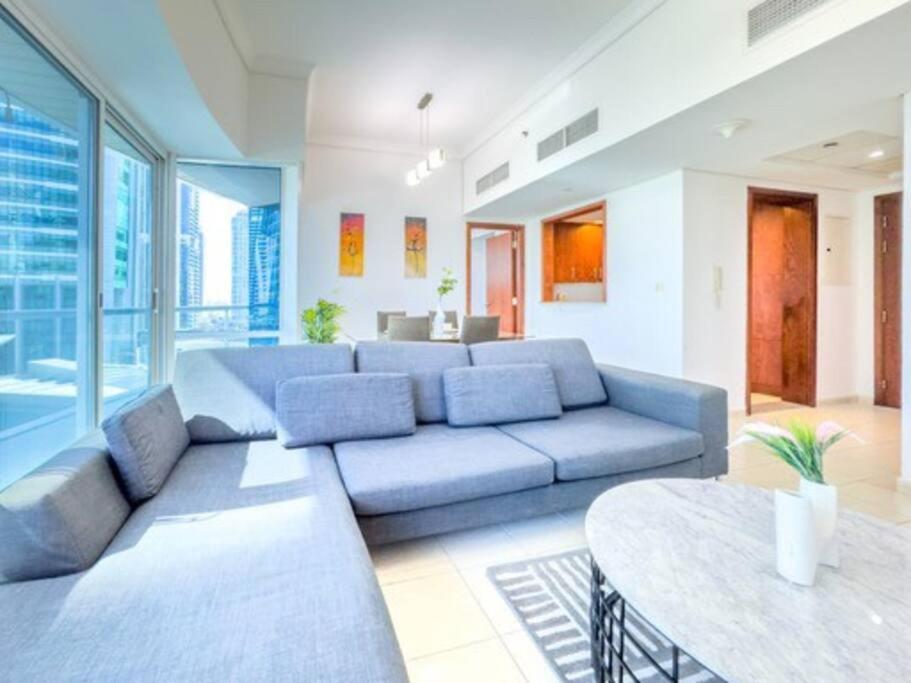 Stunning Skyline- View Modern Cozy