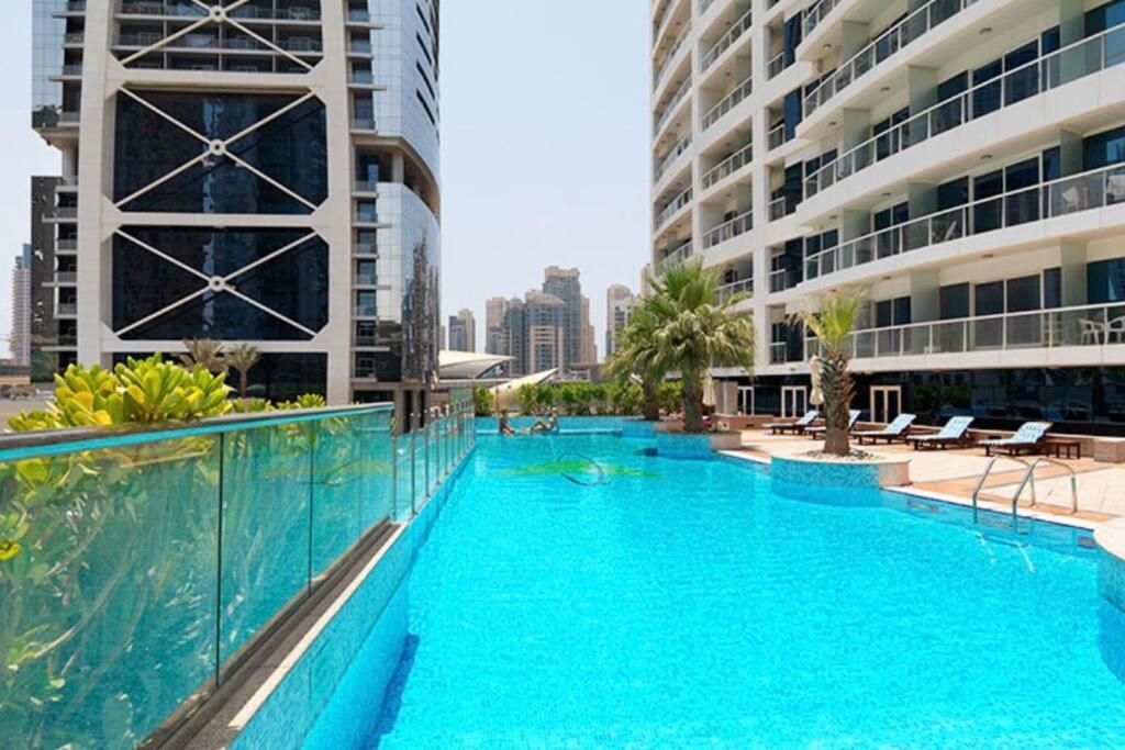 Stunning Skyline- View Modern Cozy Apartment Dubai