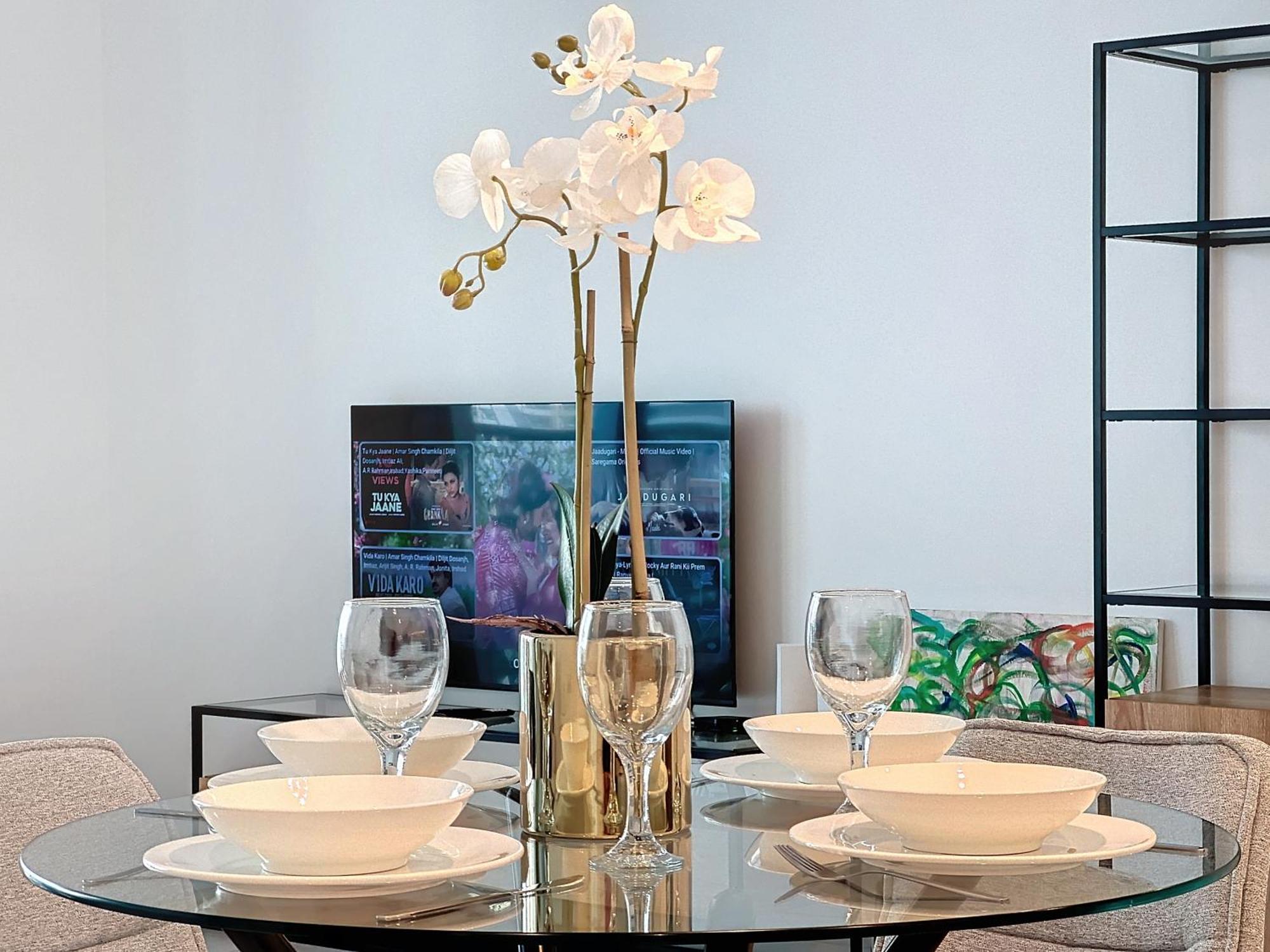 Key View - La Vie Apartment Dubai