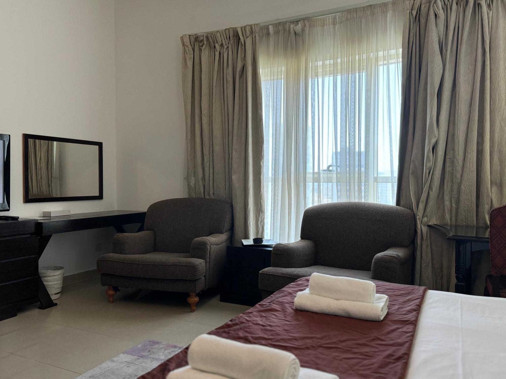 Ashri Hh, In Jvc Dana Tower Apartment Dubai